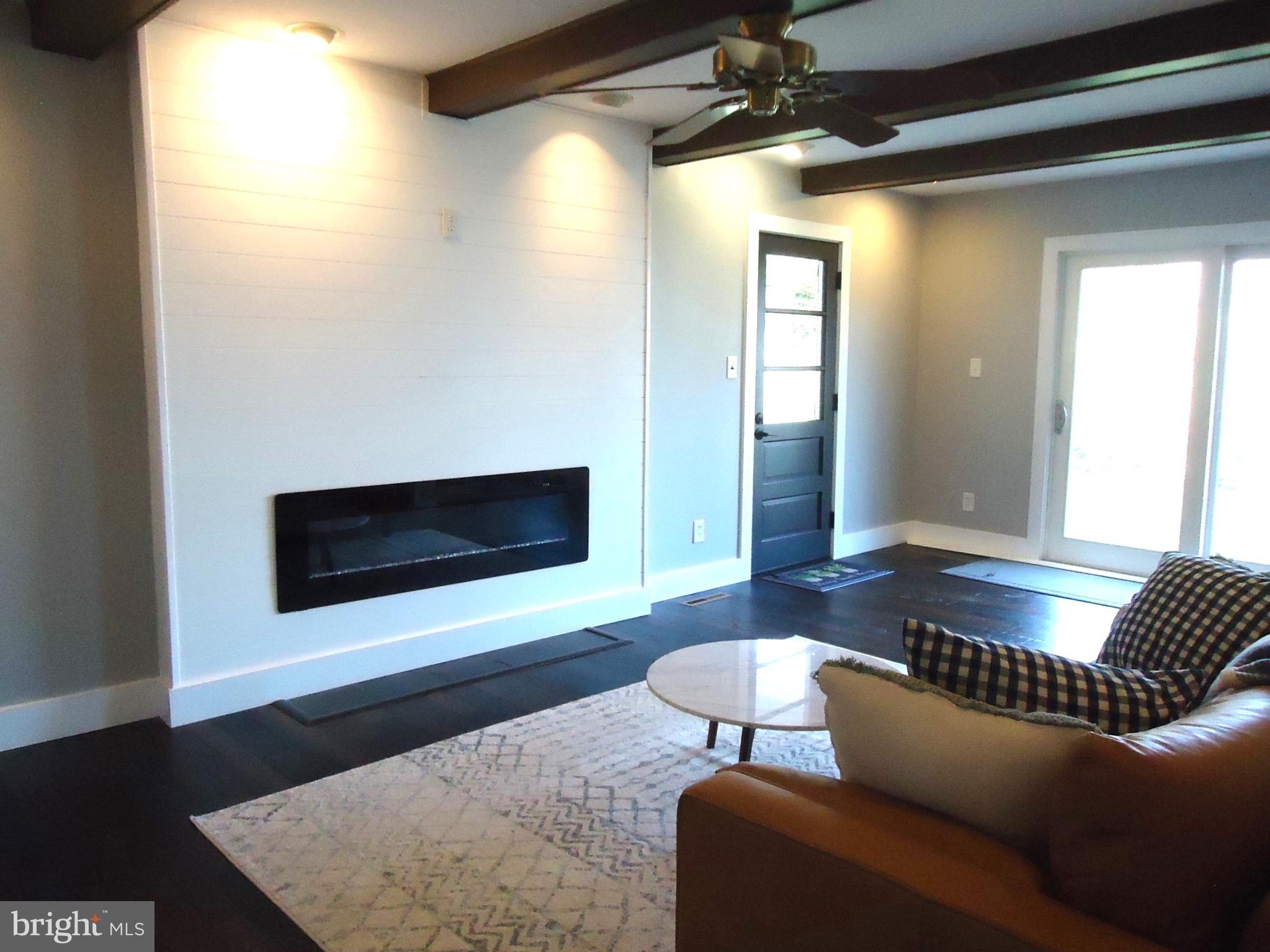 LONGFELLOW - Residential Lease