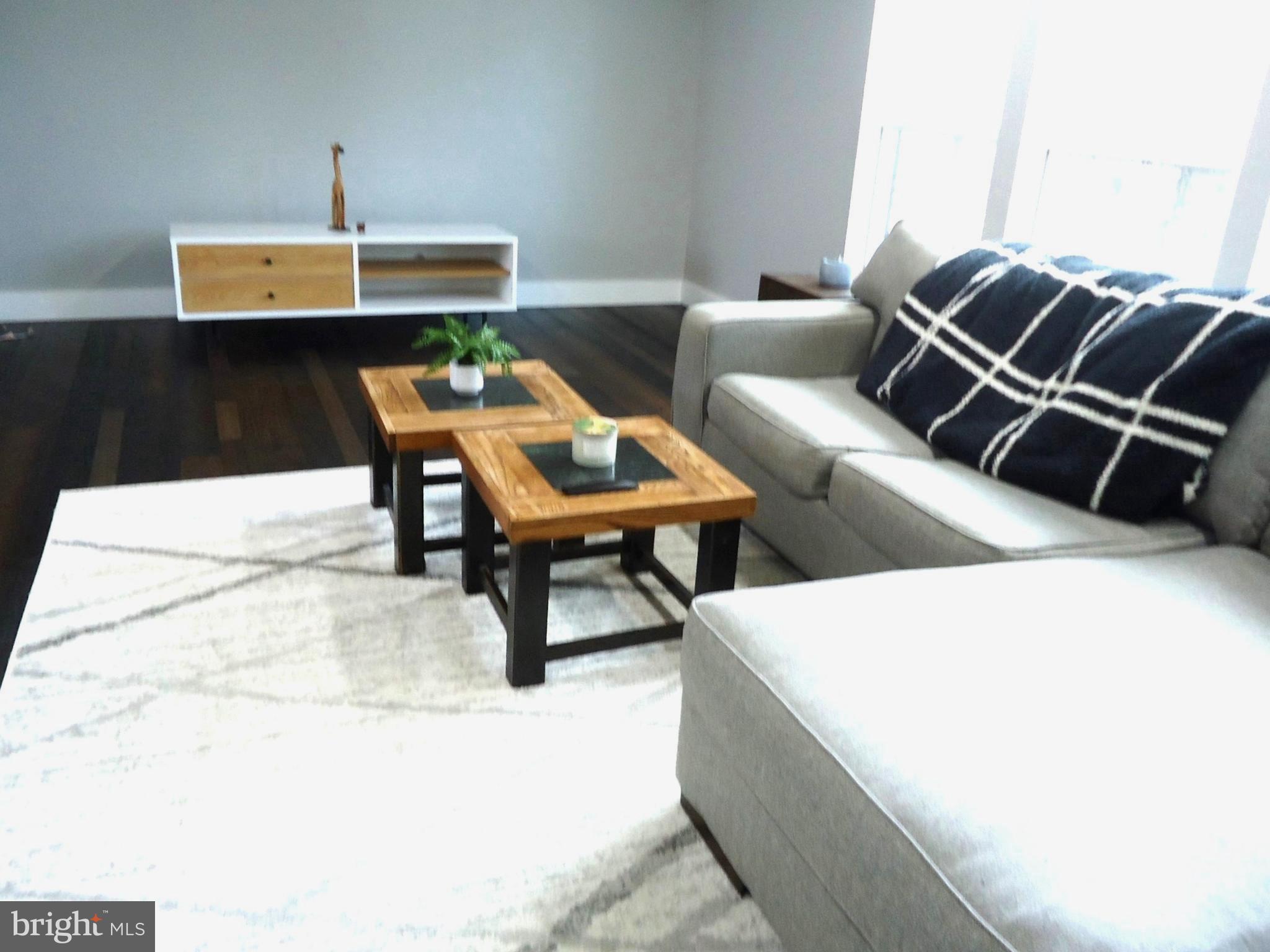 LONGFELLOW - Residential Lease