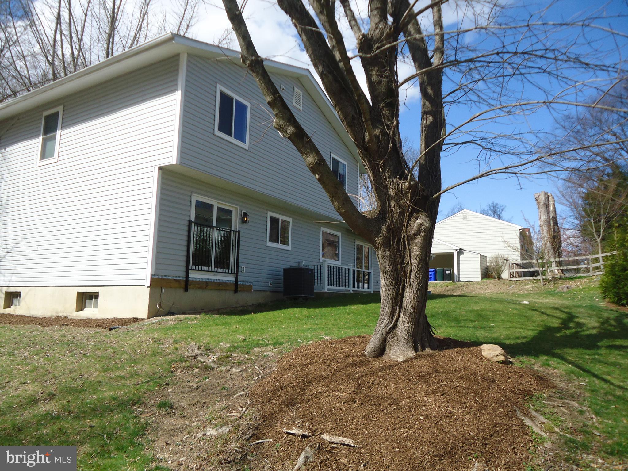 LONGFELLOW - Residential Lease