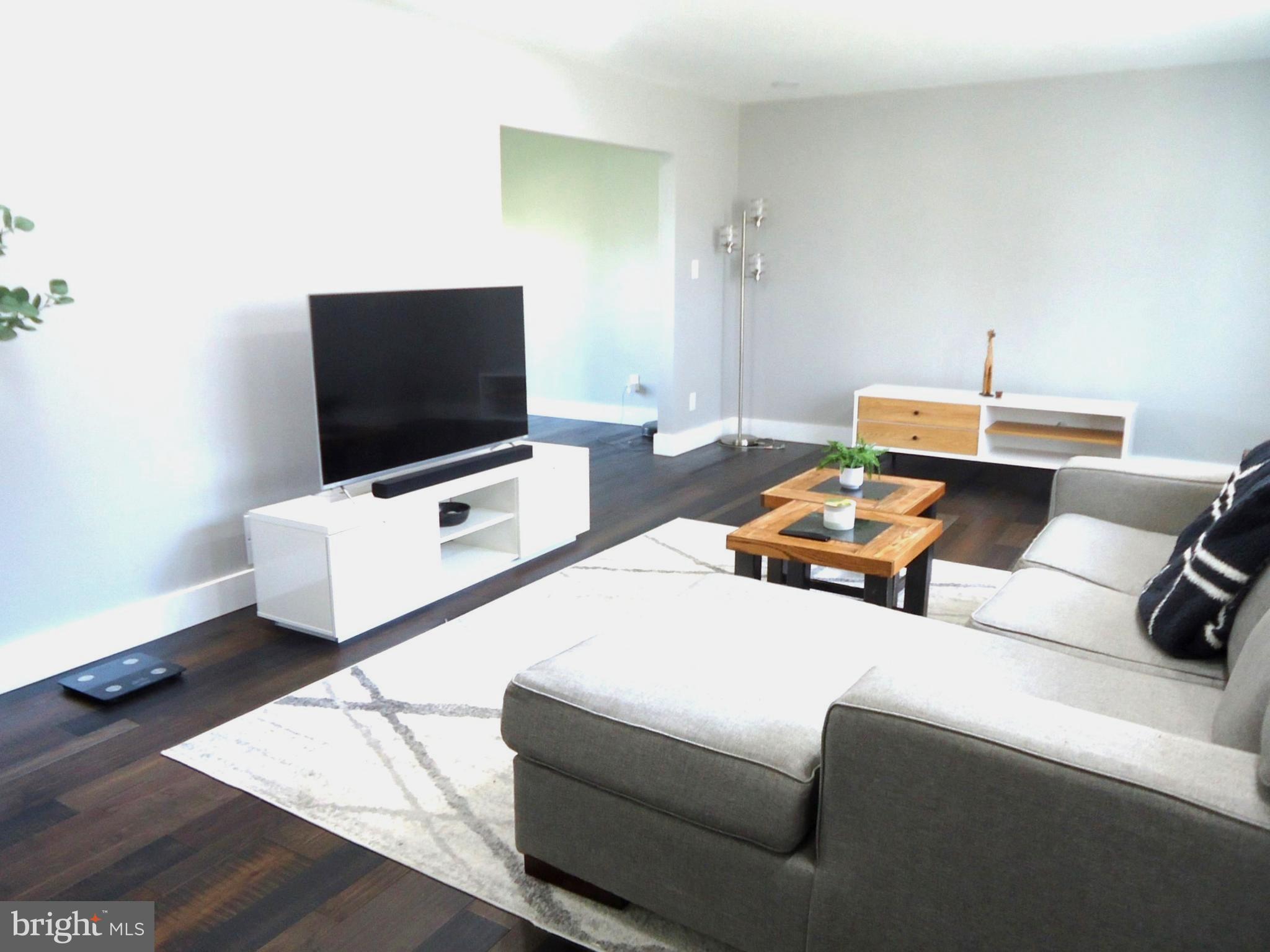 LONGFELLOW - Residential Lease