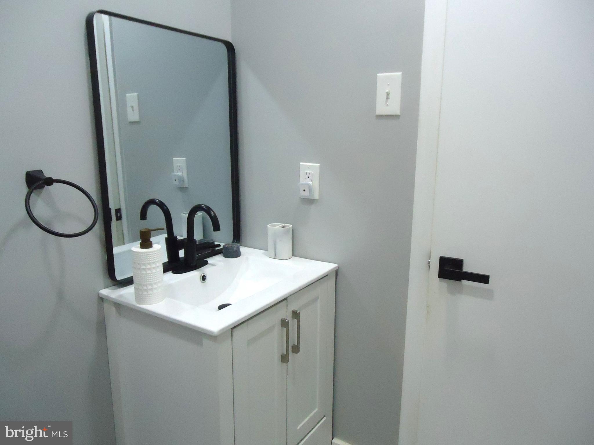 LONGFELLOW - Residential Lease