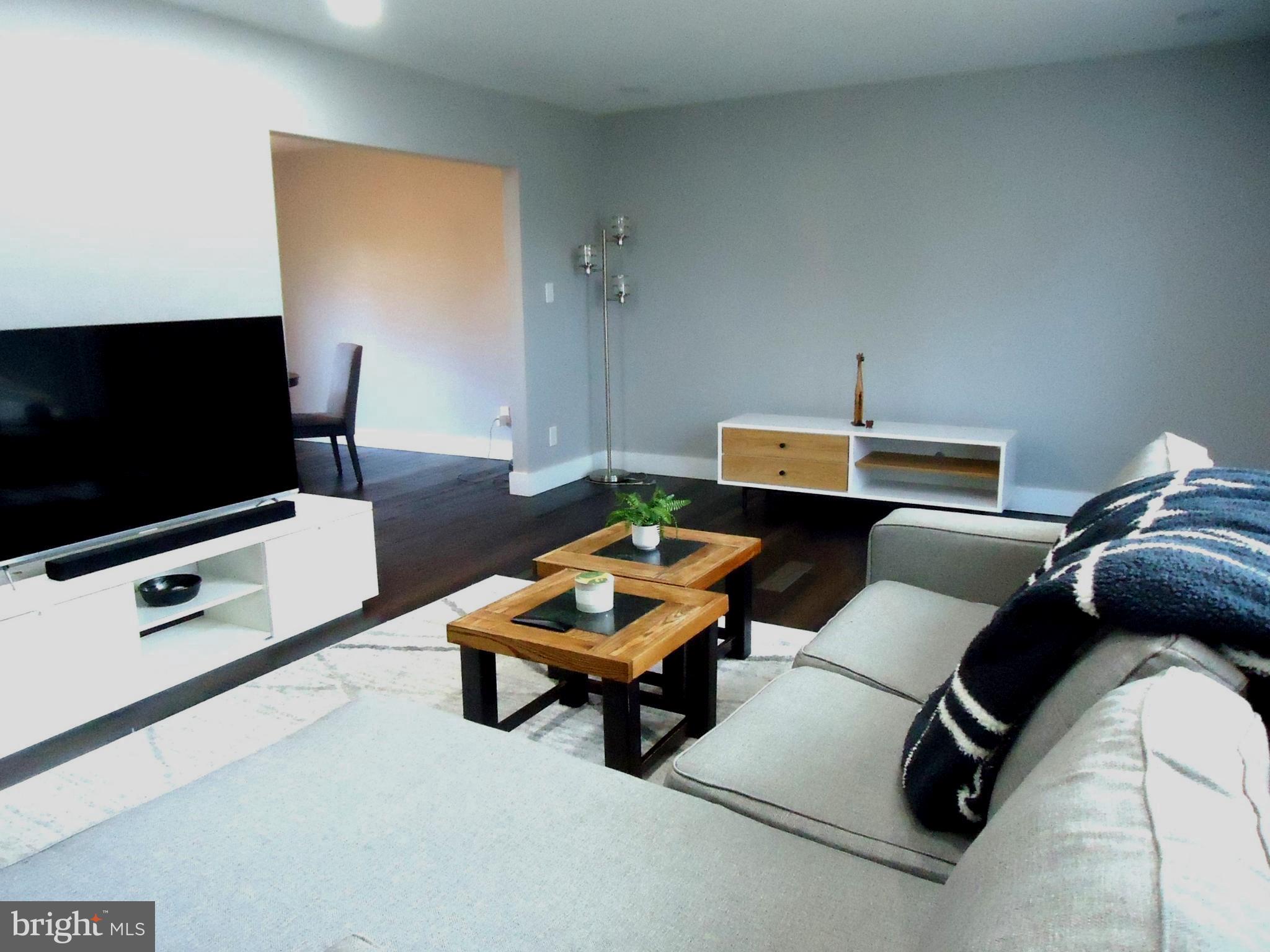 LONGFELLOW - Residential Lease