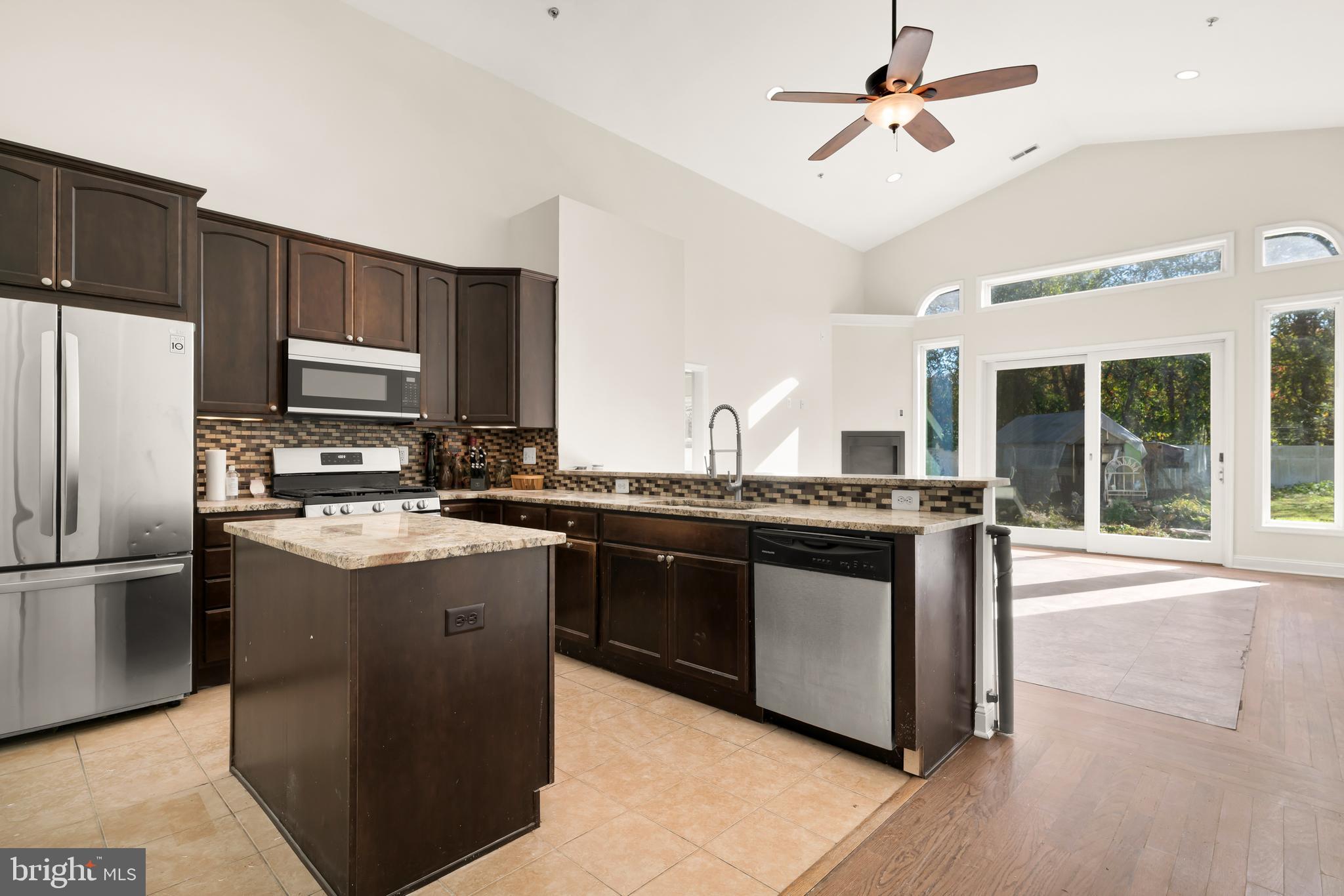 THOMPSON FARMS - Residential