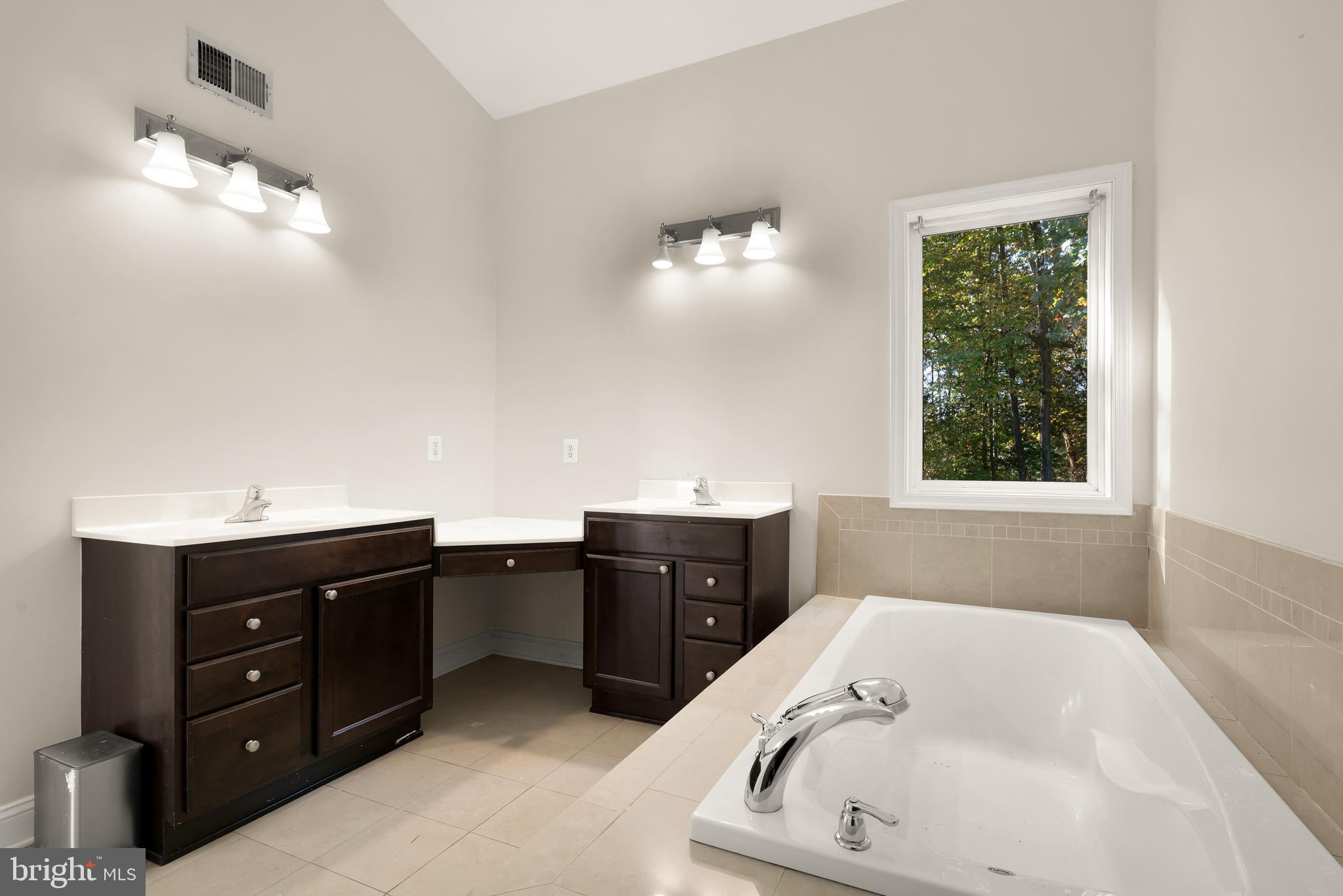 THOMPSON FARMS - Residential