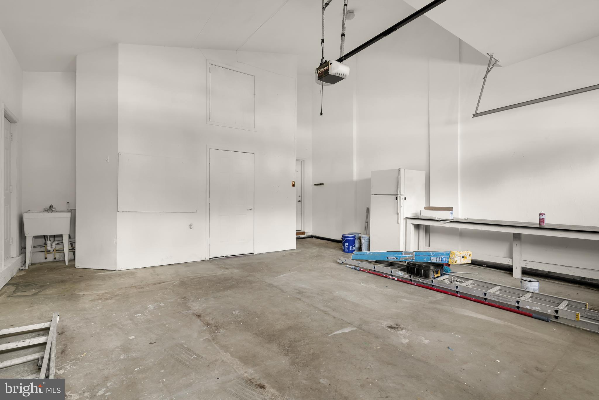 THOMPSON FARMS - Residential