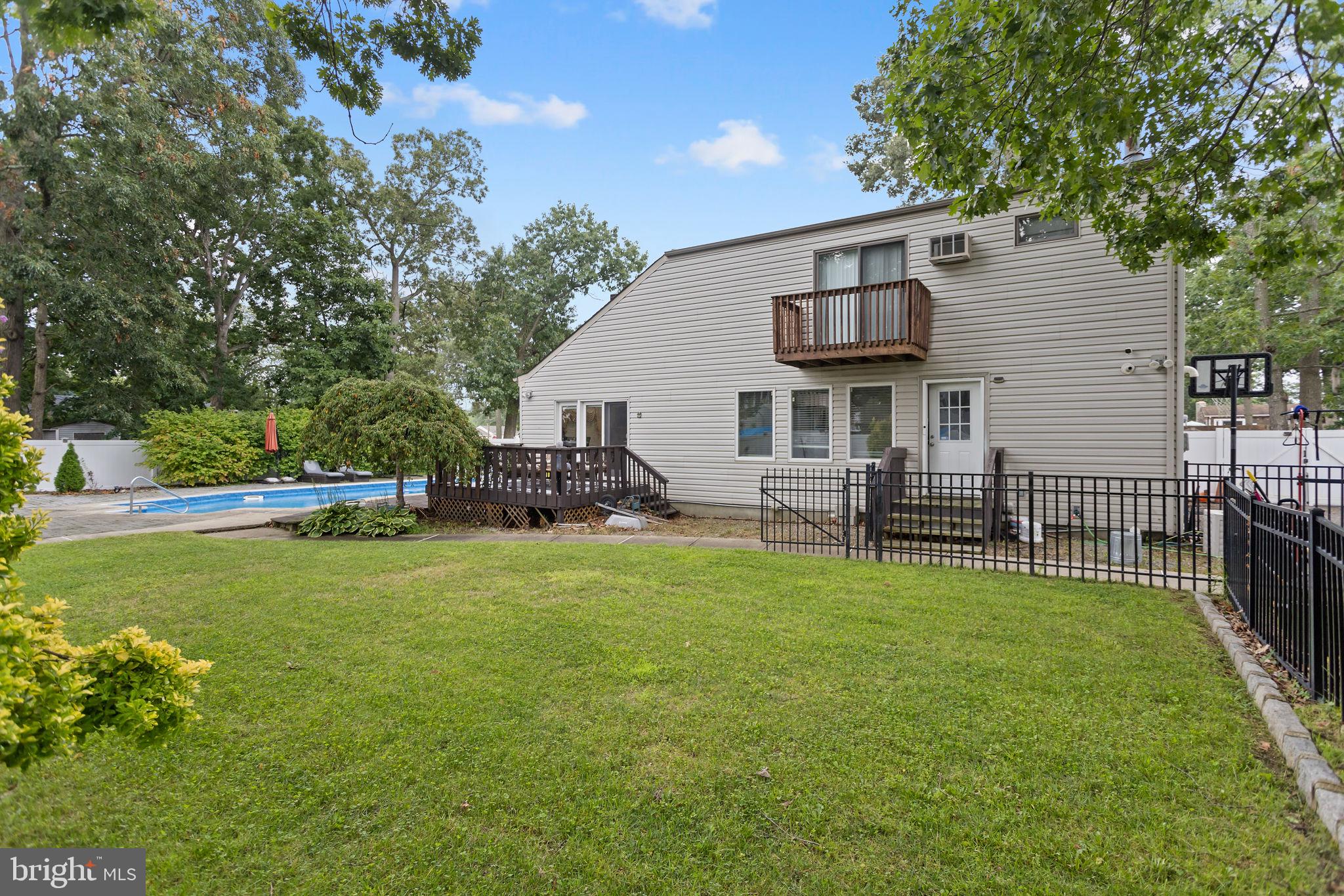 2126 DOROTHY ROAD