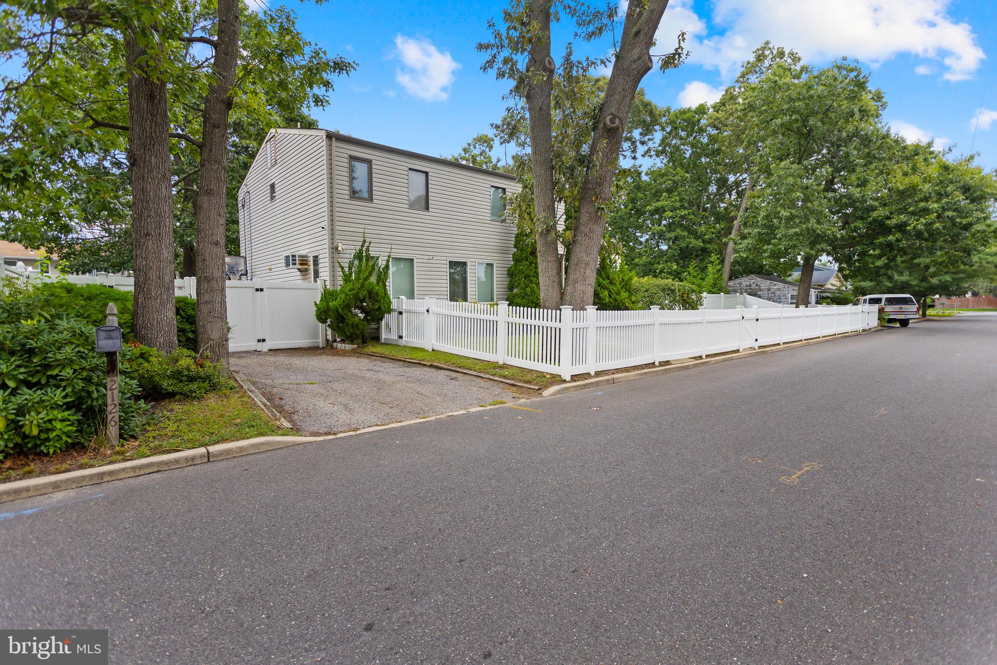 2126 DOROTHY ROAD