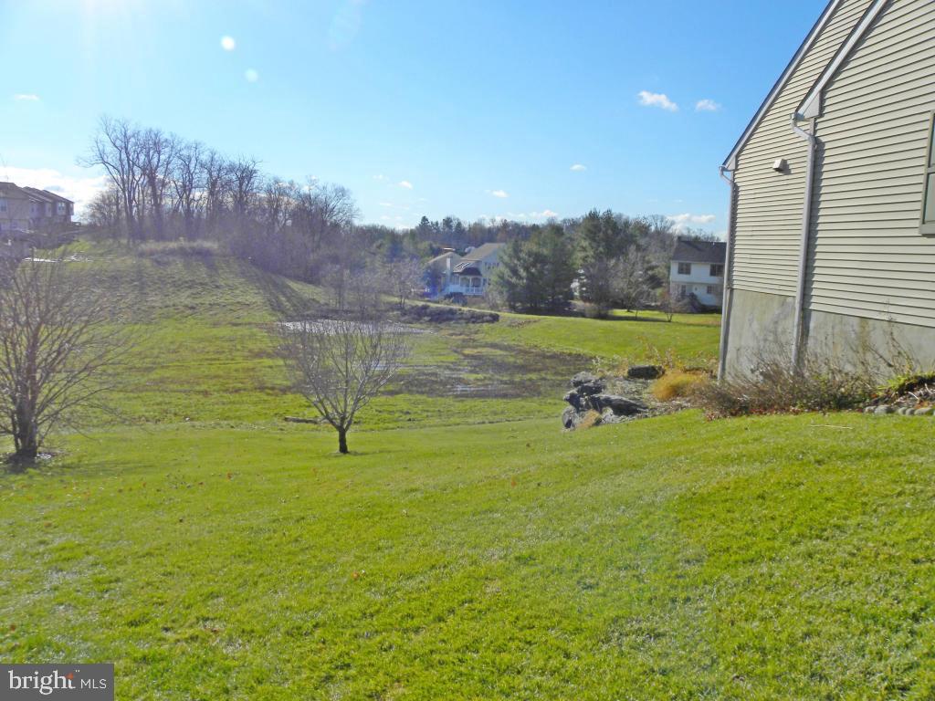 MANOR OAKS - Residential