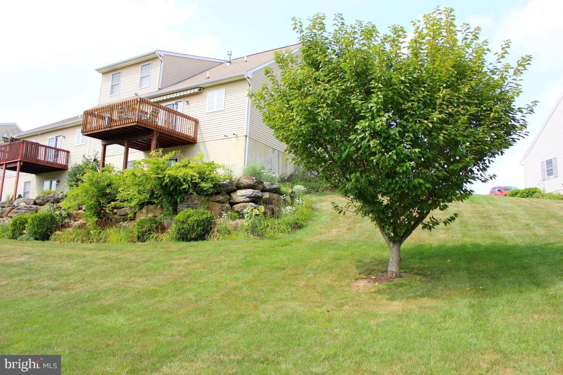 MANOR OAKS - Residential