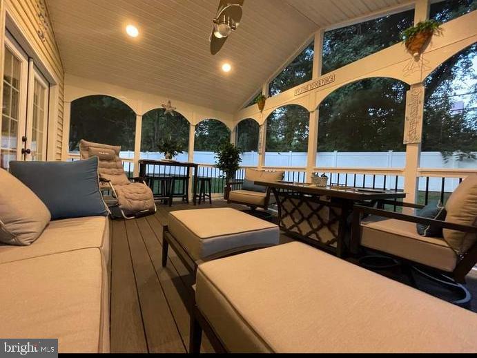 WILLOWBROOK - Residential