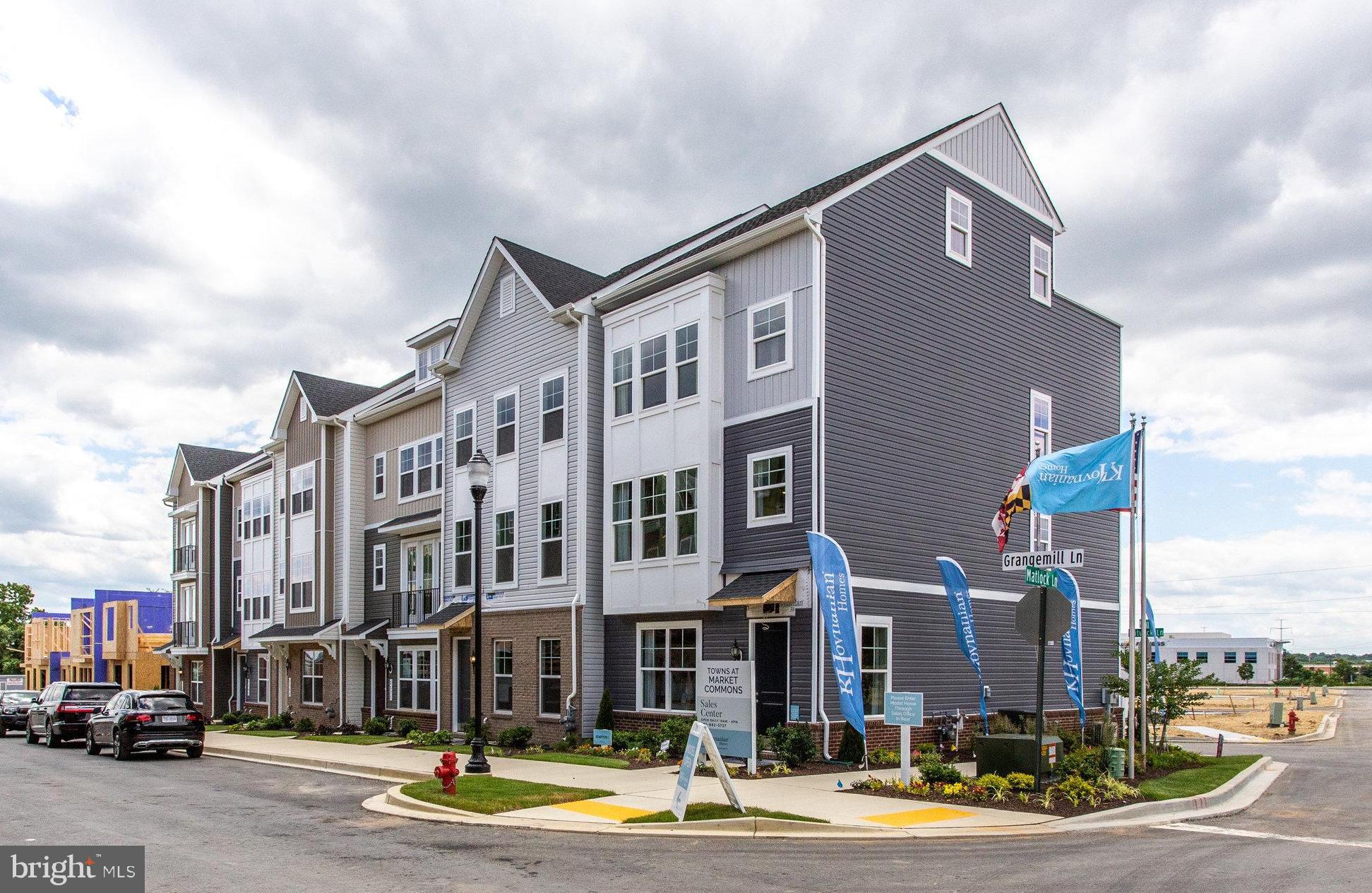TOWNS AT MARKET COMMONS - Residential