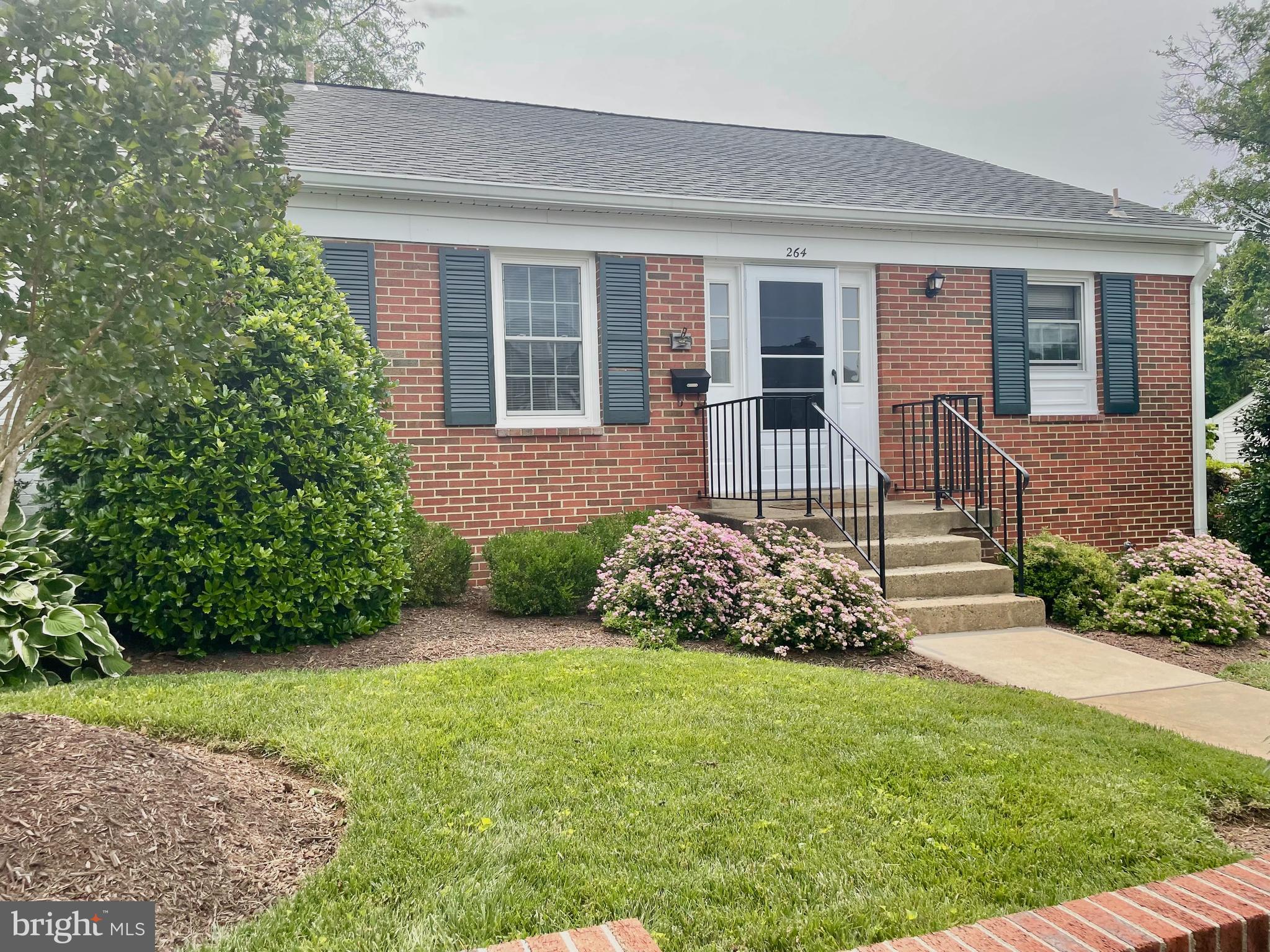 264 FAIRFIELD DRIVE