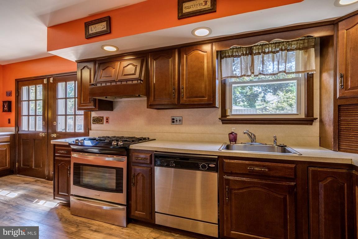 COUNTRY CLUB SOUTH - Residential