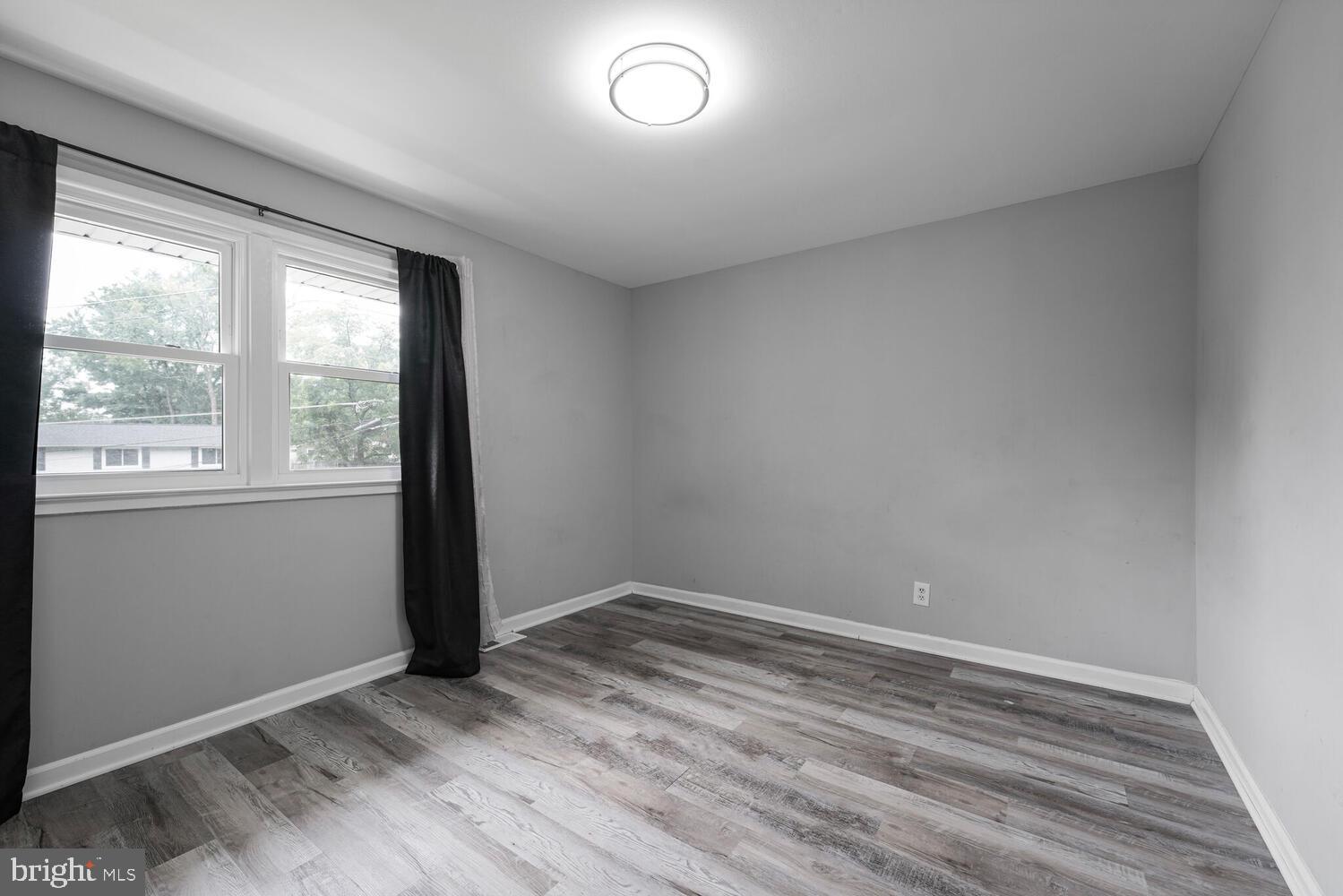 FOREST KNOLLS - Residential