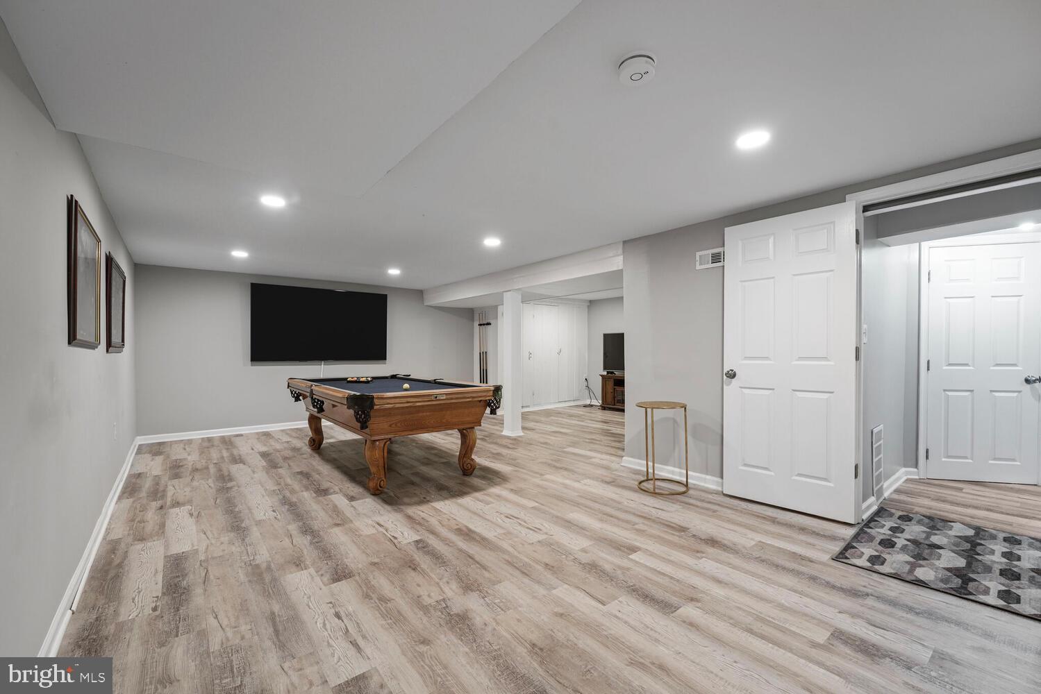 FOREST KNOLLS - Residential