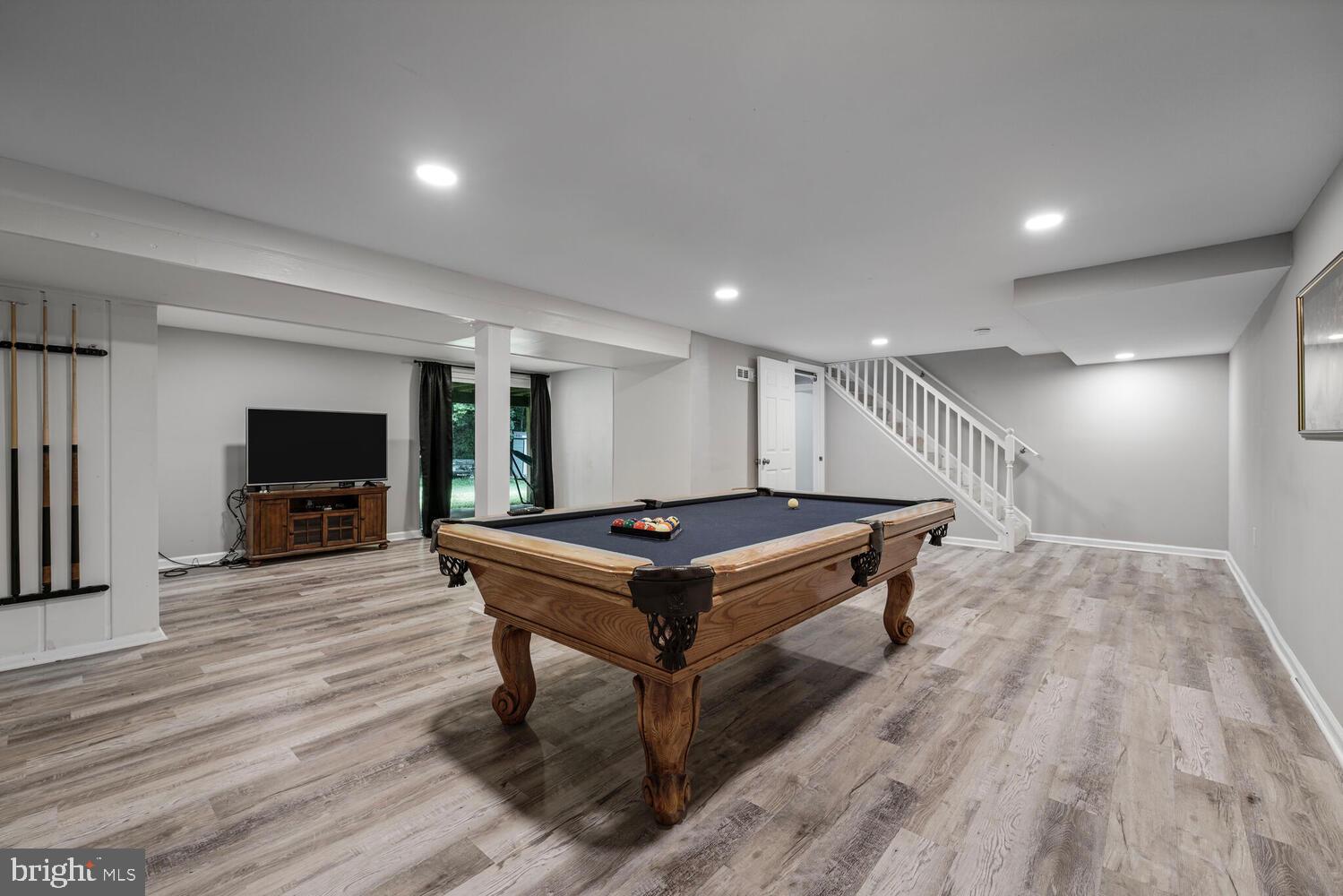 FOREST KNOLLS - Residential