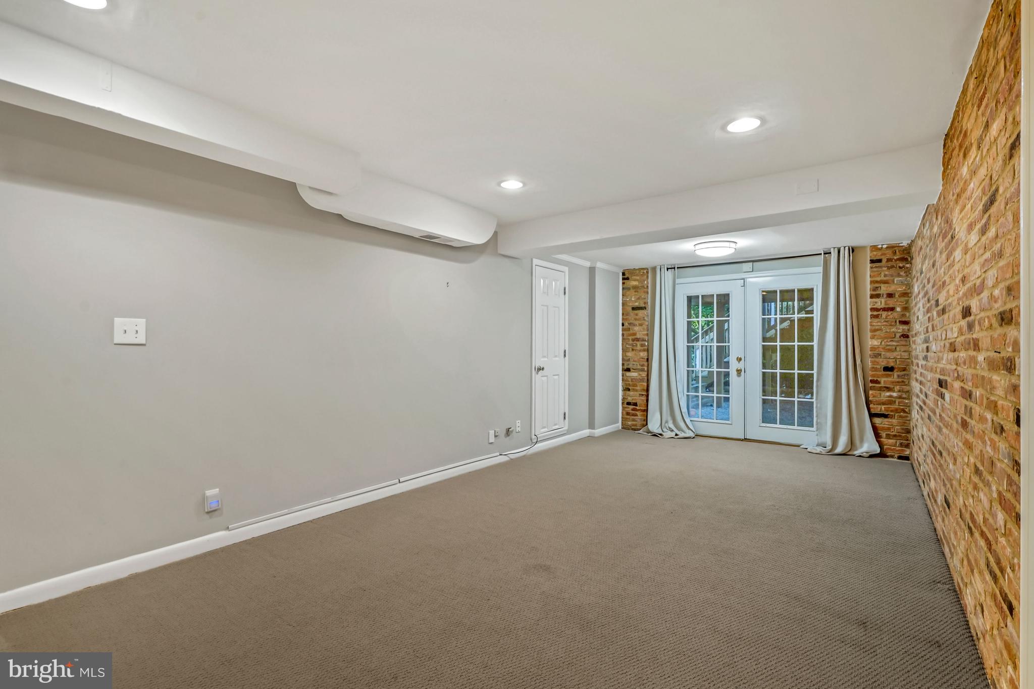 BEVERLY HILLS - Residential