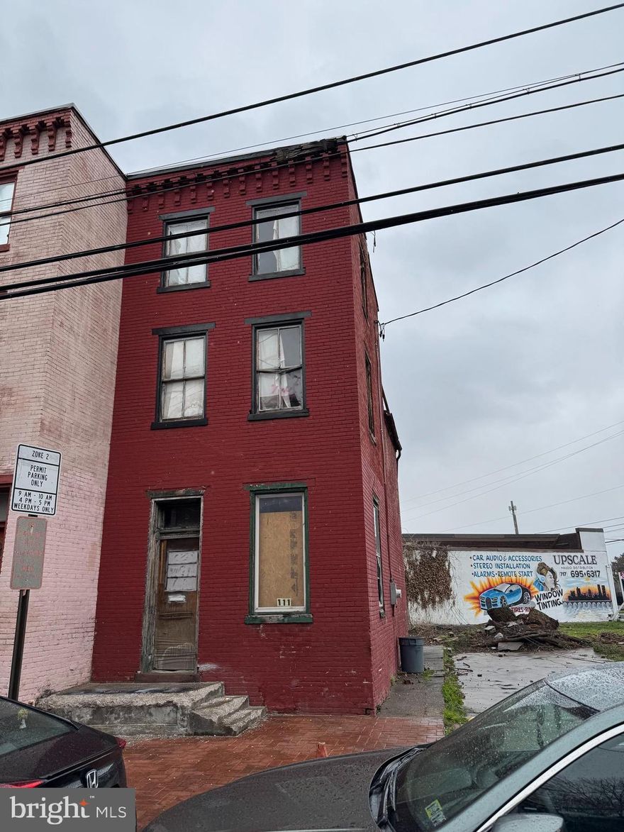 Location, location, location! This house is conveniently located just a few steps from the hospital and all that downtown Harrisburg has to offer! Easy access to interstate 83, a short walk to the River Front Capital Area Green Belt and so much more! Put your personal touches on the home, get some sweat equity and have a fantastic investment in downtown Harrisburg!