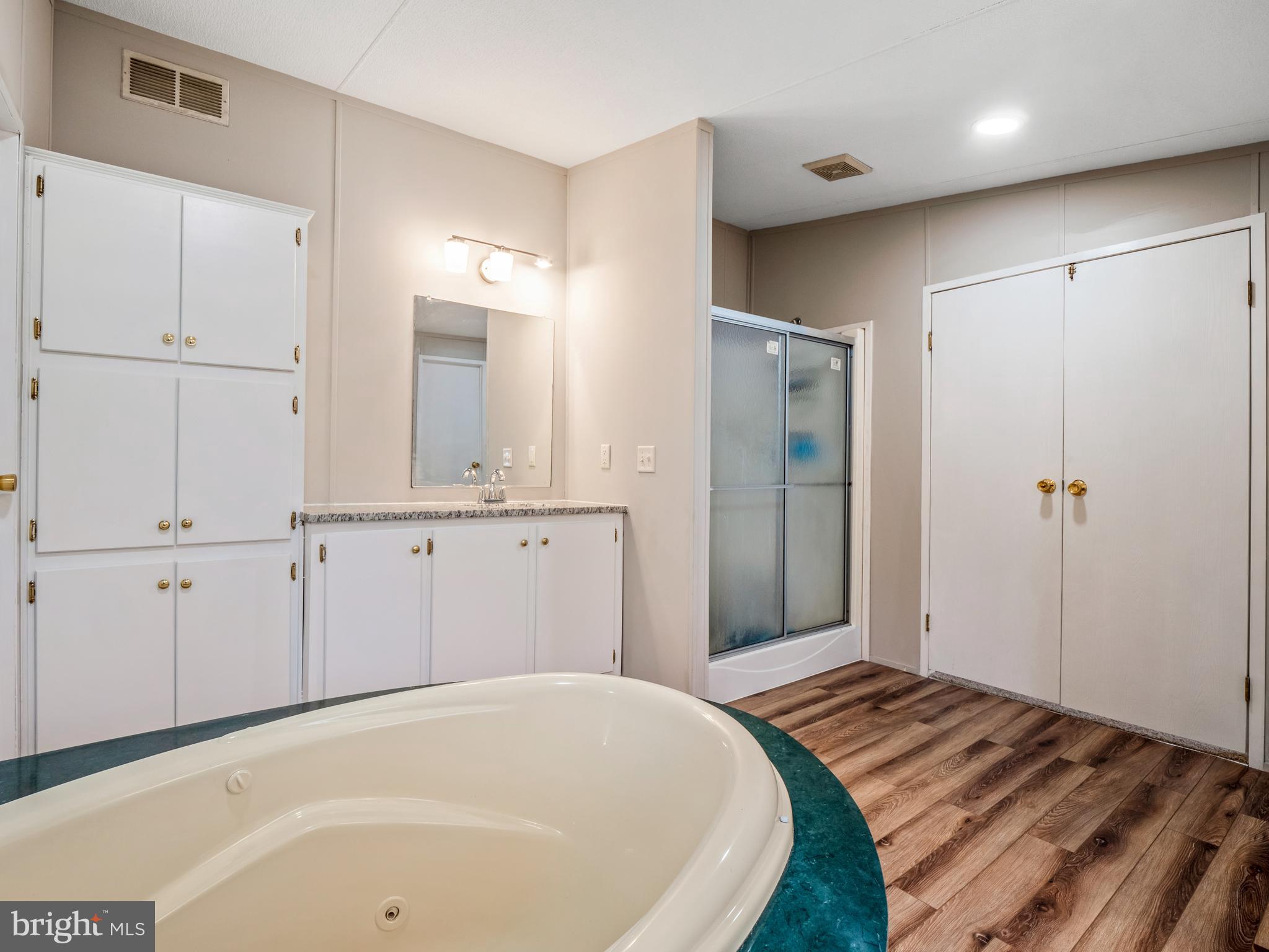 LIVINGSTON VILLAGE - Residential