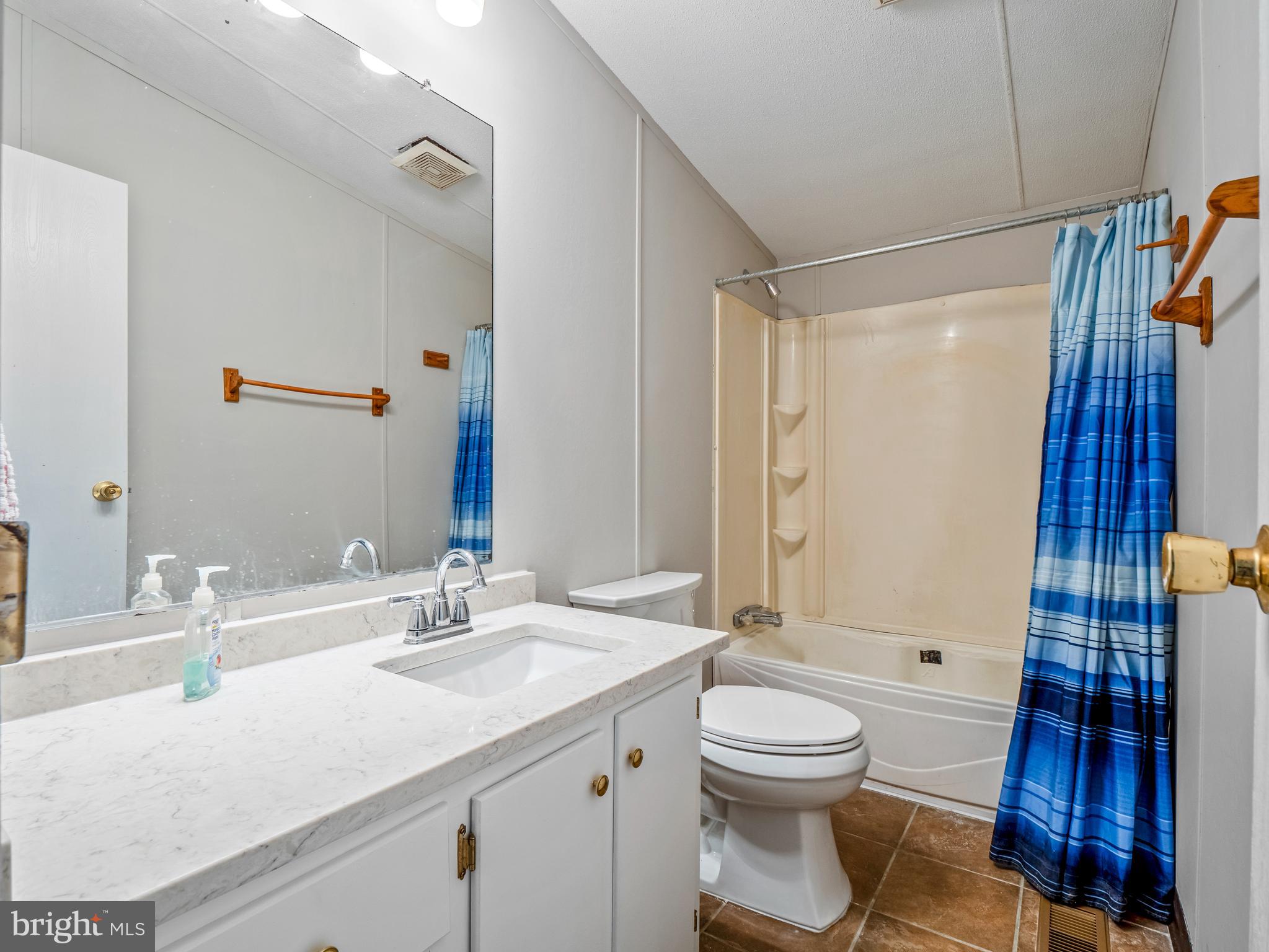 LIVINGSTON VILLAGE - Residential