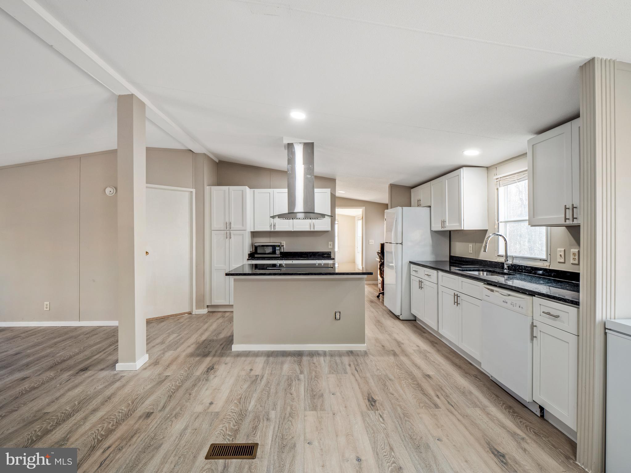 LIVINGSTON VILLAGE - Residential