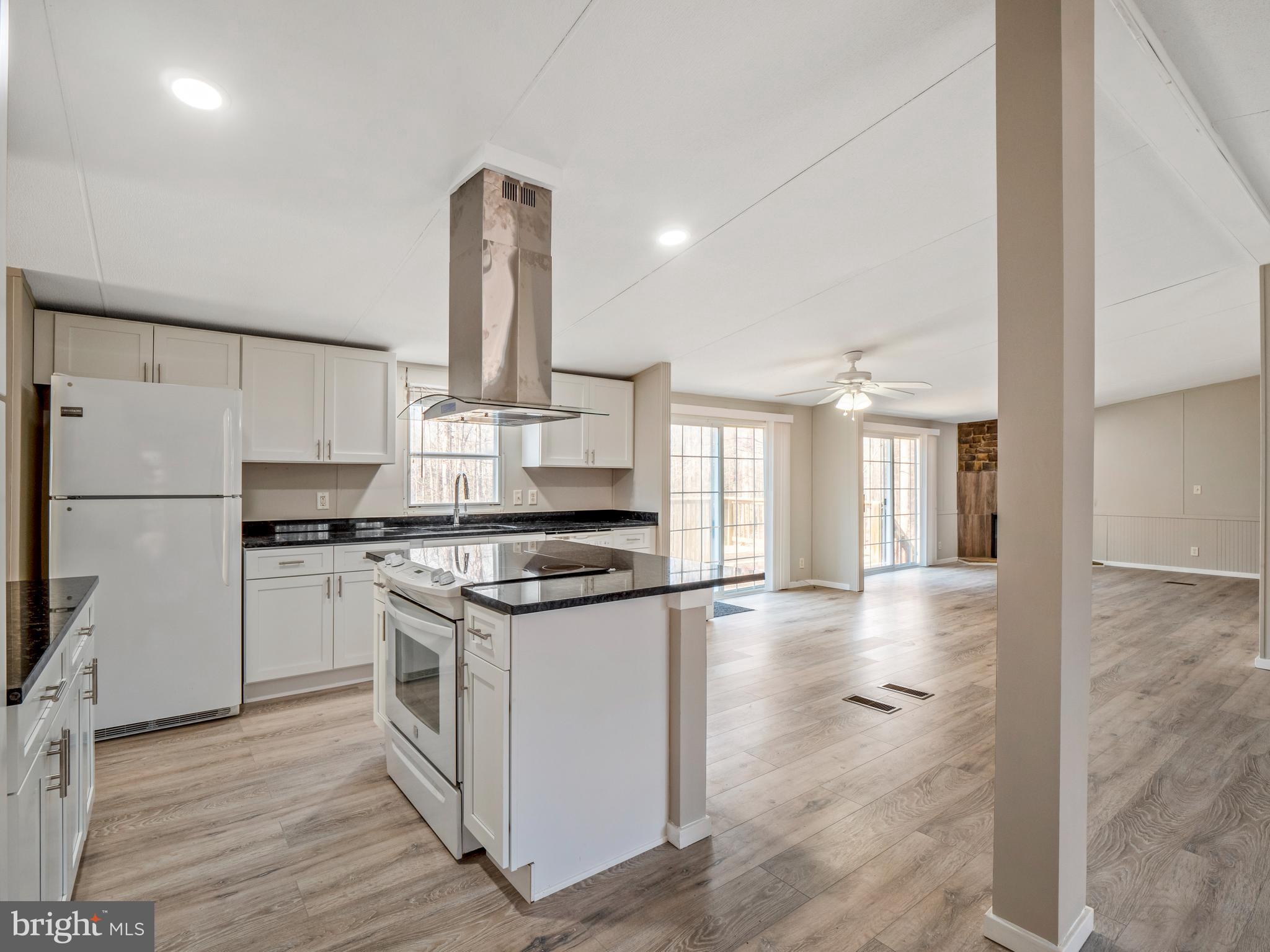 LIVINGSTON VILLAGE - Residential