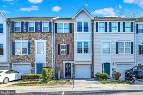 Townhouse For Sale - 3920 Apple Orchard Drive<br/> PASADENA, MD 21122