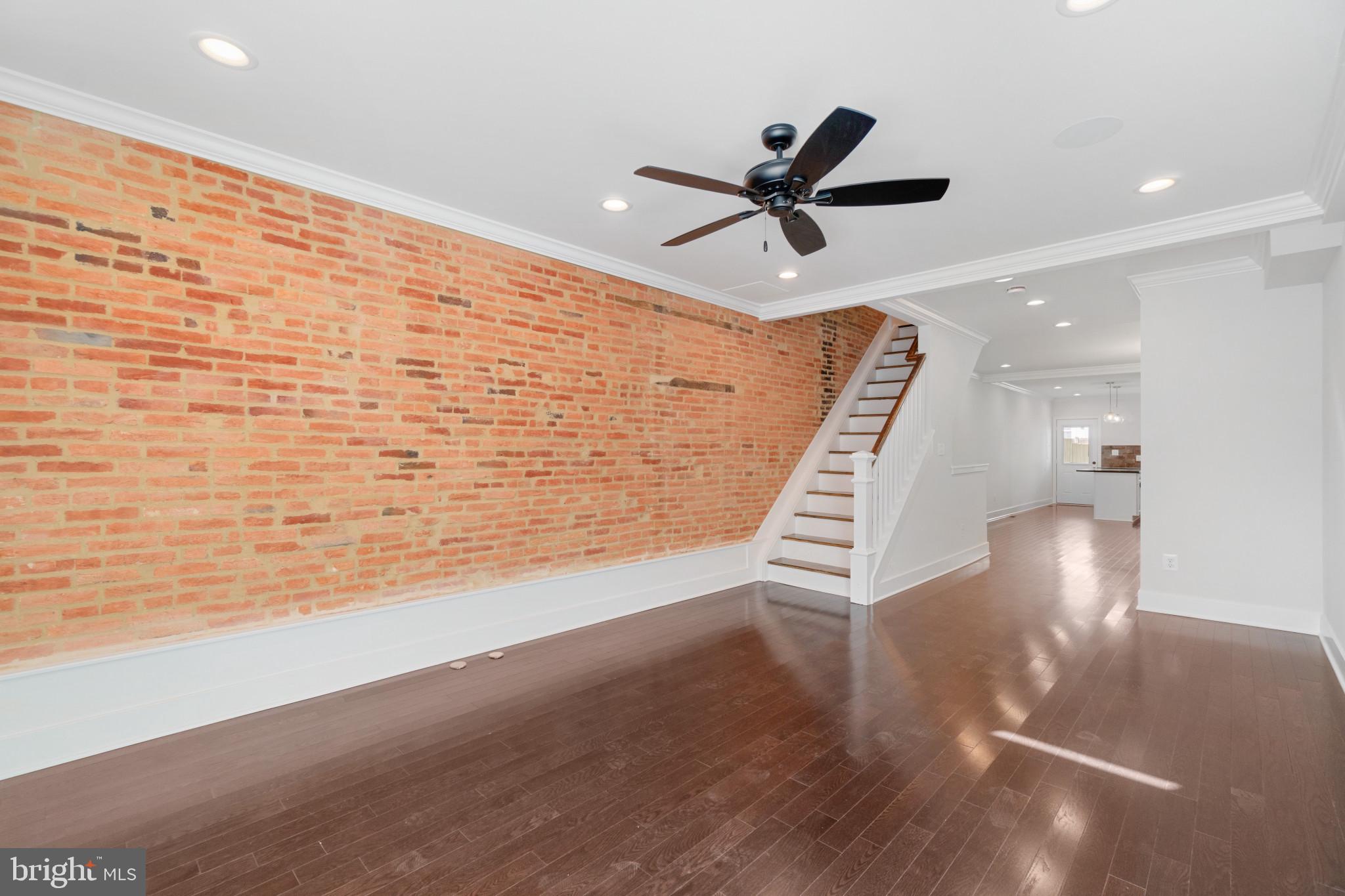 LOCUST POINT - Residential