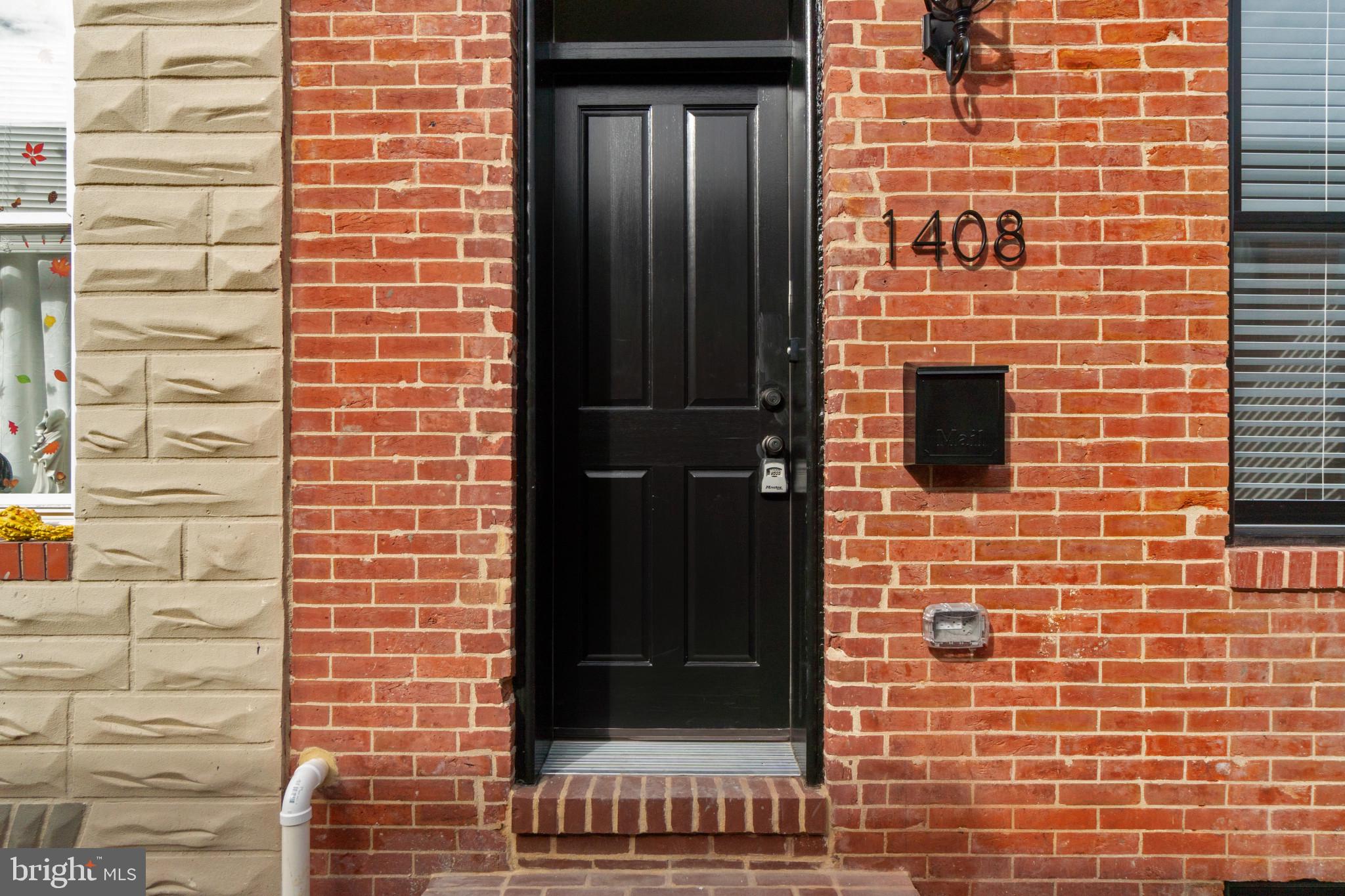 LOCUST POINT - Residential