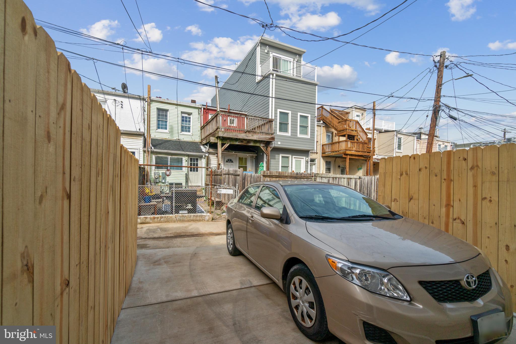 LOCUST POINT - Residential