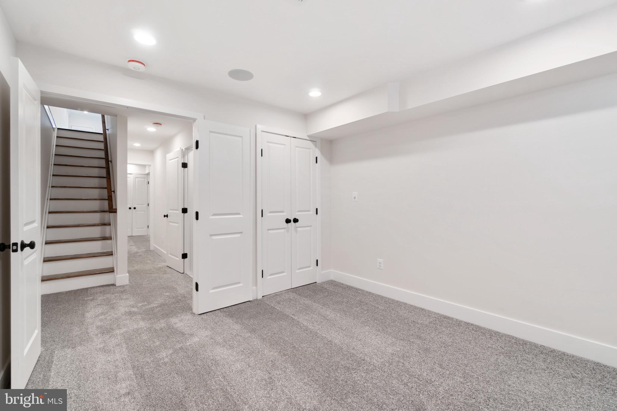 LOCUST POINT - Residential