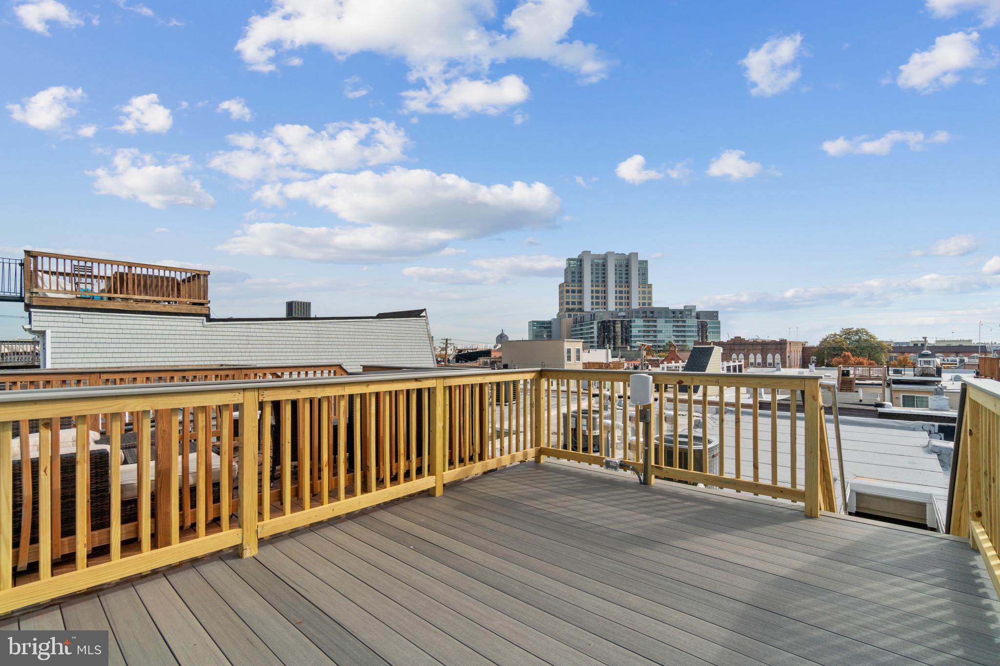 LOCUST POINT - Residential