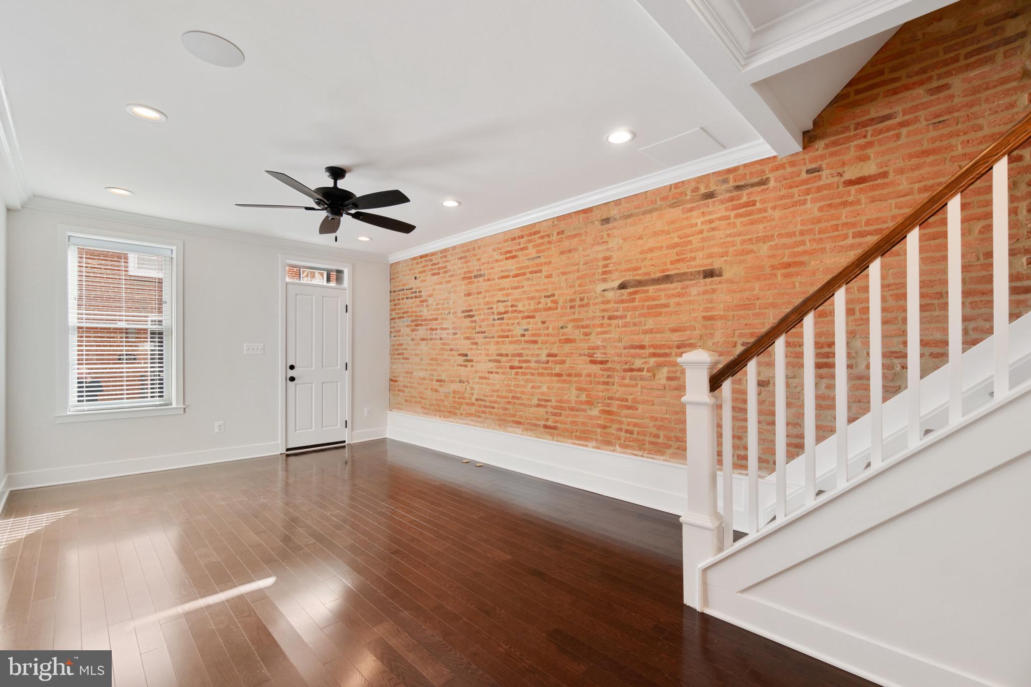 LOCUST POINT - Residential