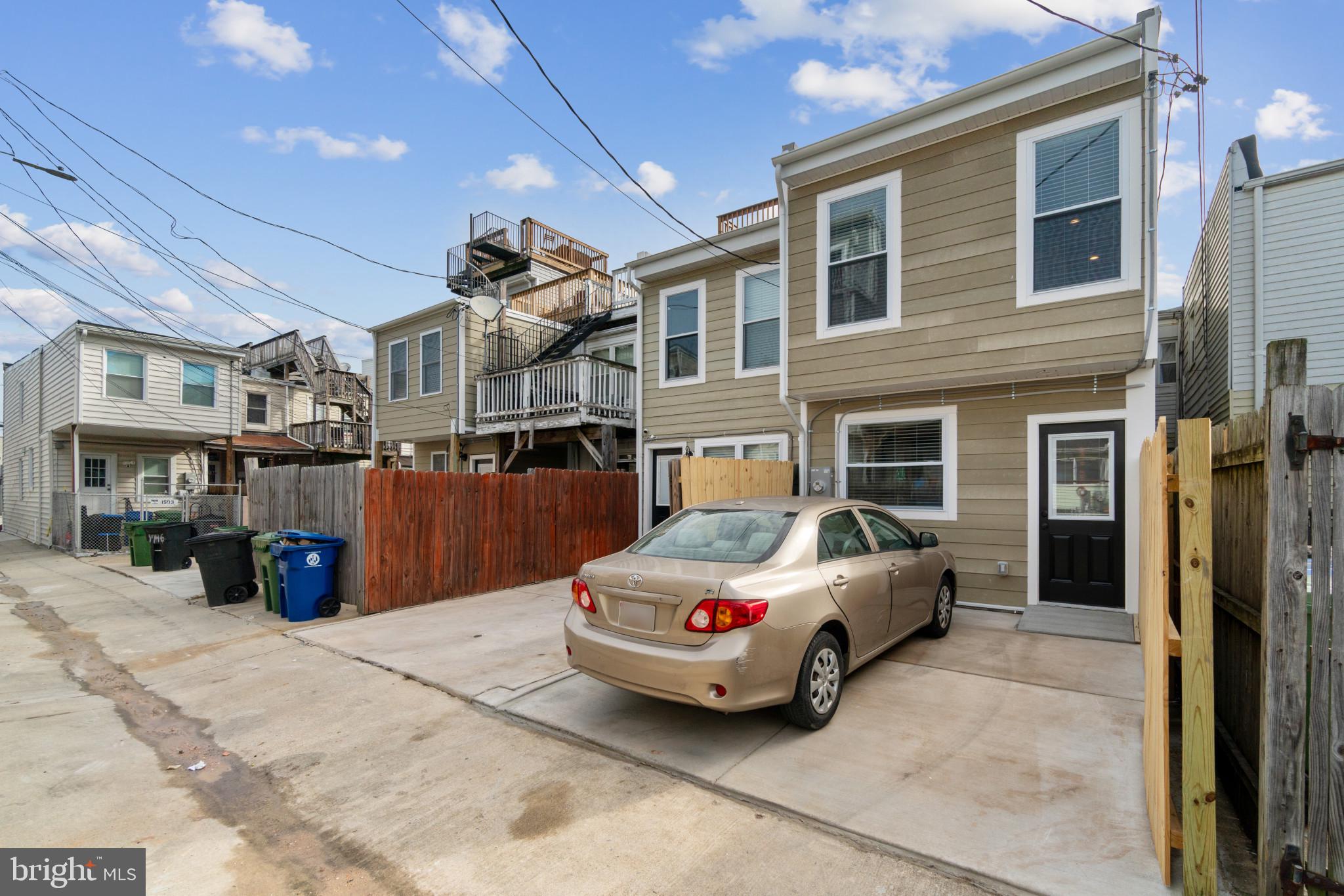 LOCUST POINT - Residential