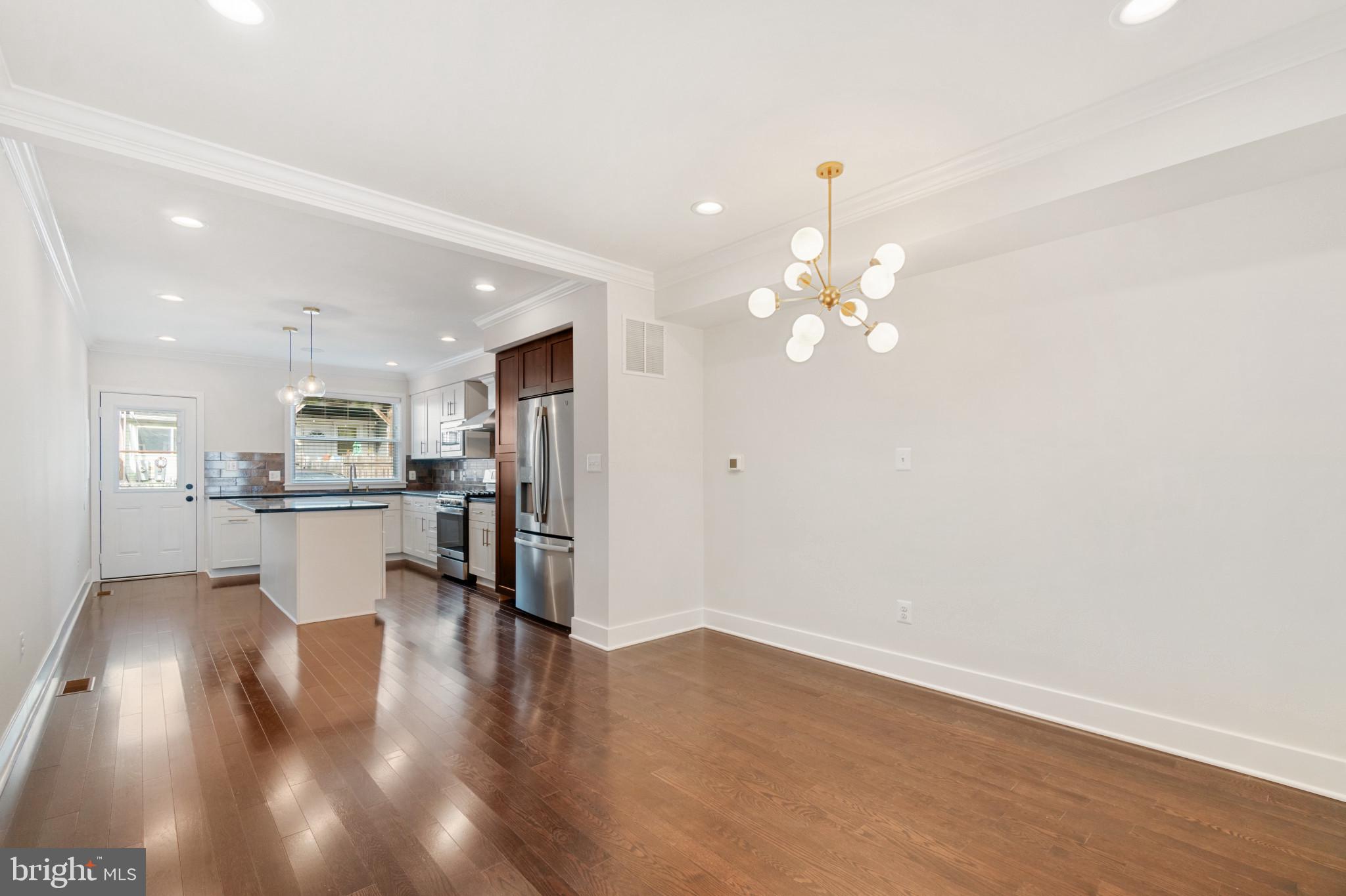 LOCUST POINT - Residential