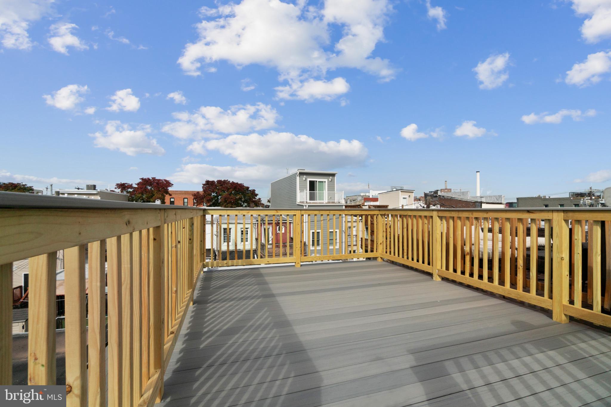 LOCUST POINT - Residential