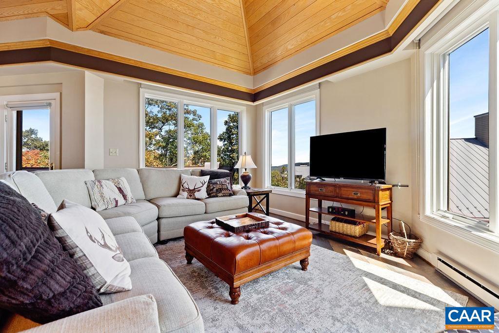 WINTERGREEN RESORT - Residential