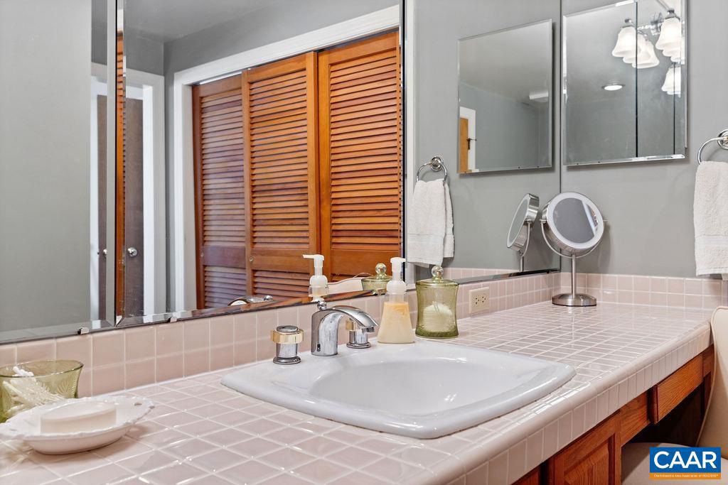 WINTERGREEN RESORT - Residential