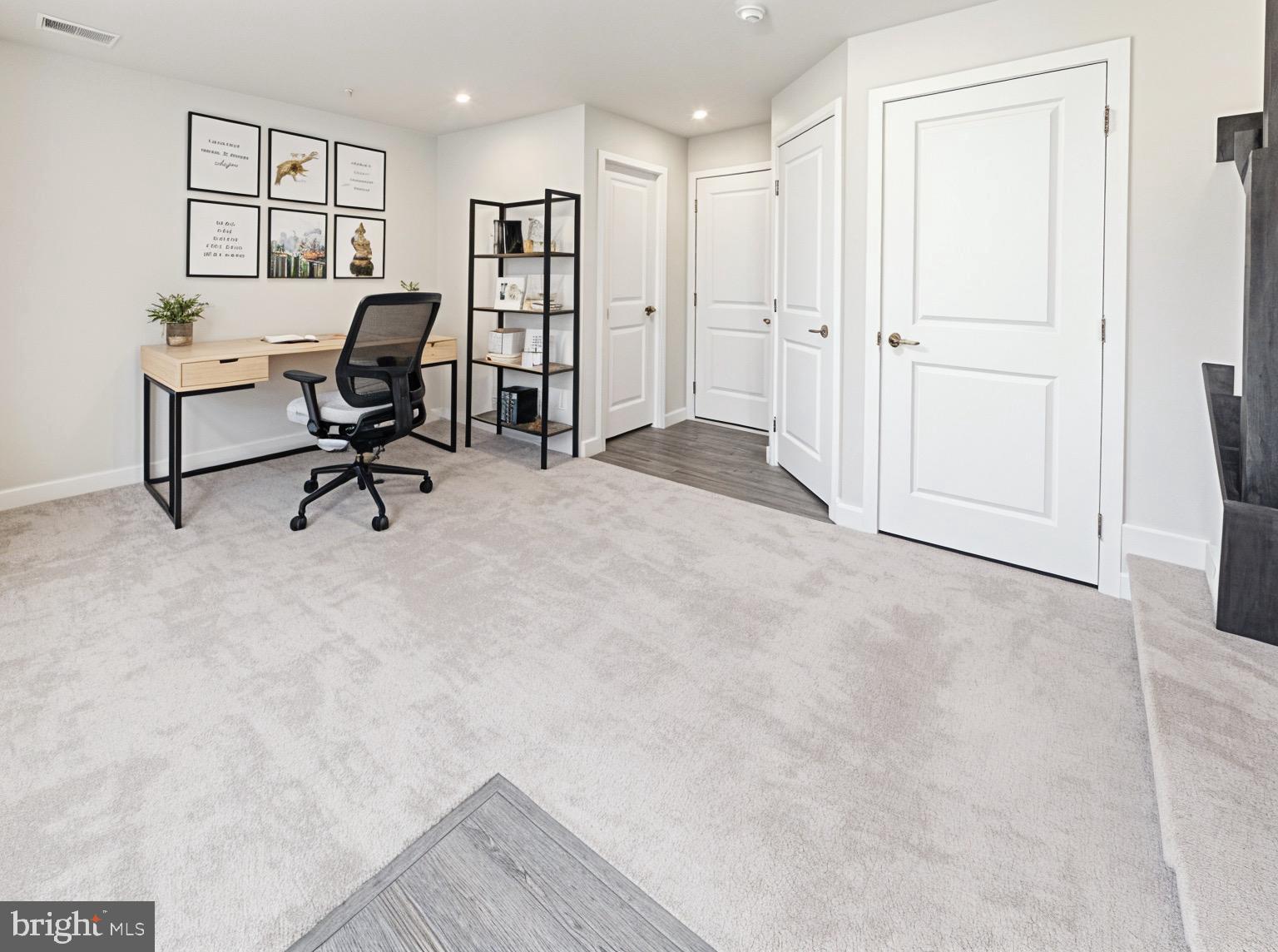 BALTIMORE HIGHLANDS - Residential Lease