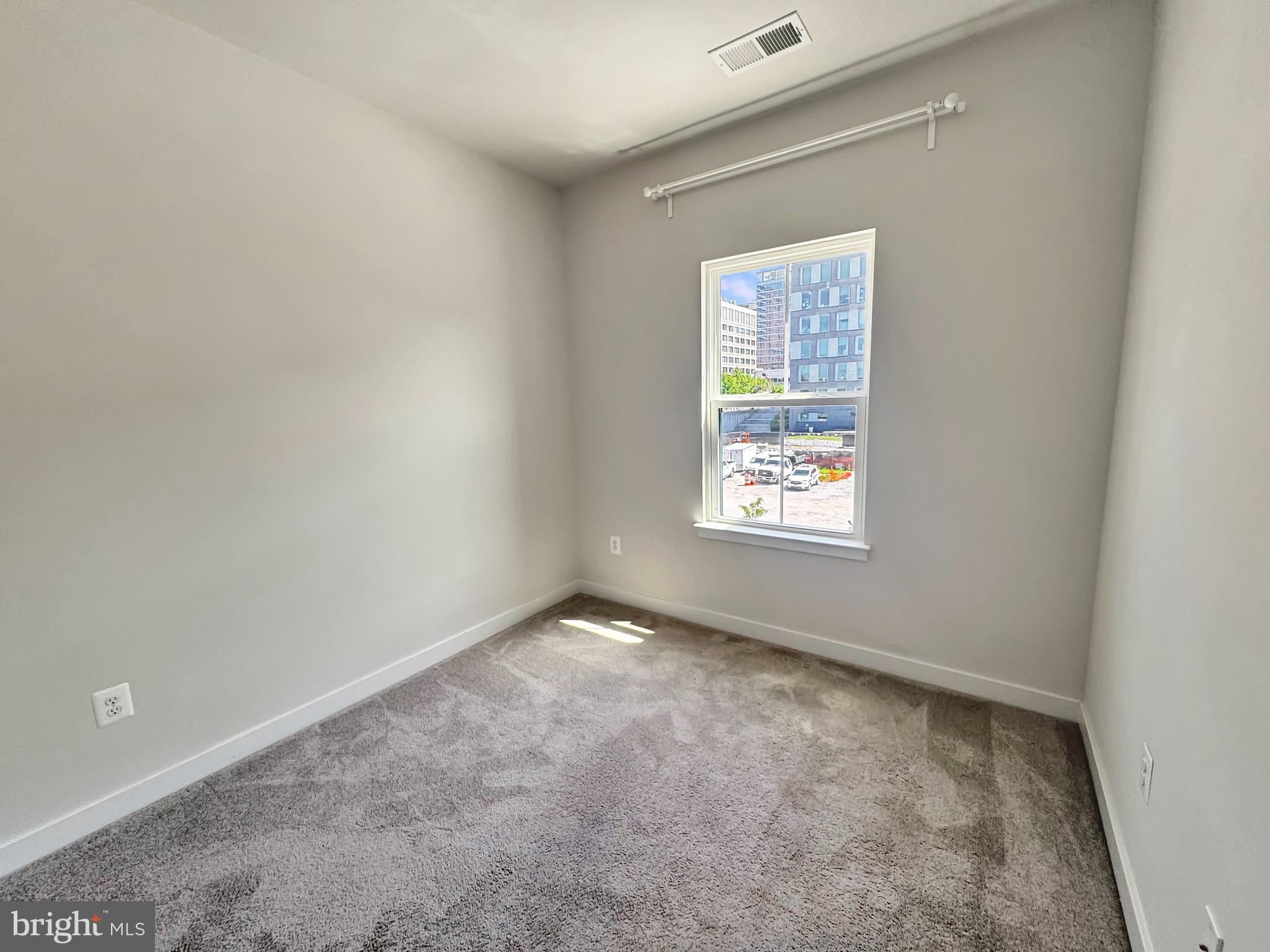 BALTIMORE HIGHLANDS - Residential Lease