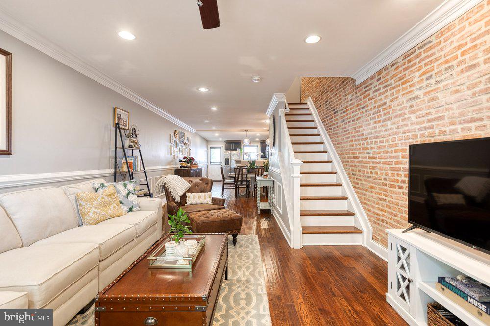 804 S HIGHLAND AVENUE