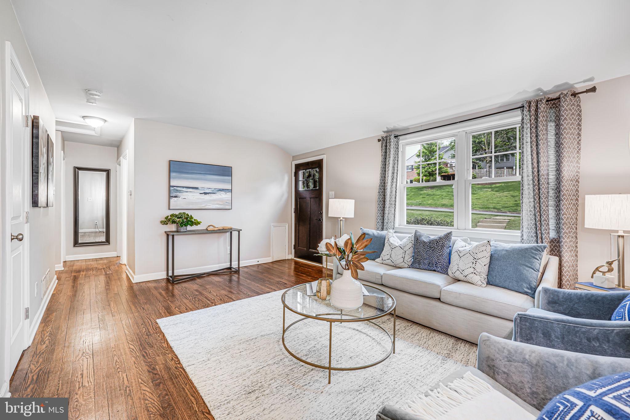 2722 WOODLEY PLACE