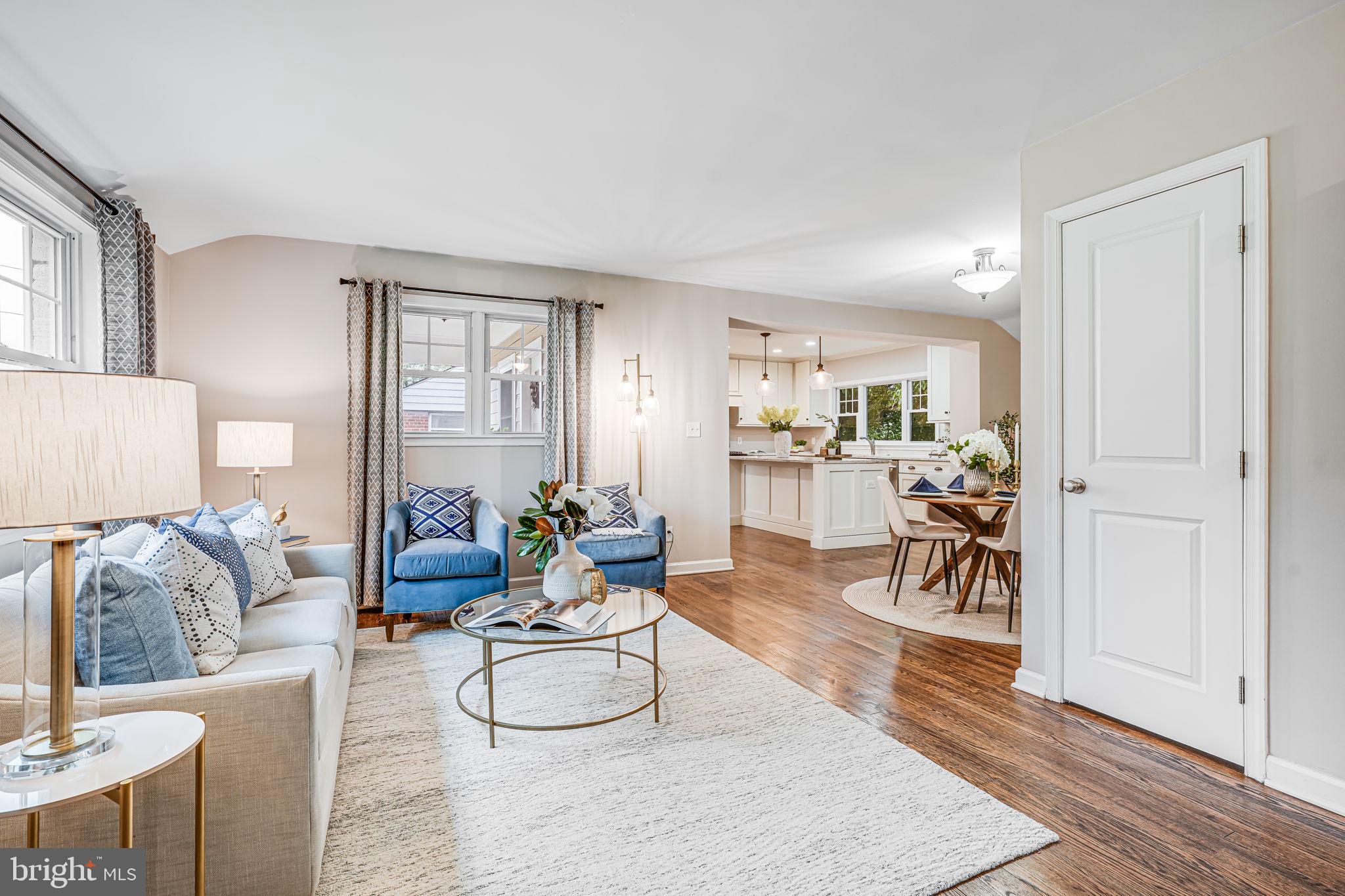 2722 WOODLEY PLACE