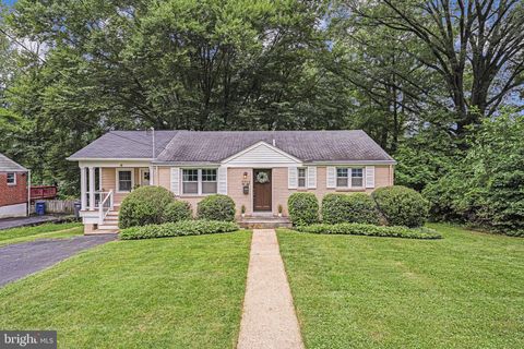 2722 WOODLEY PLACE FALLS CHURCH VA 22046
