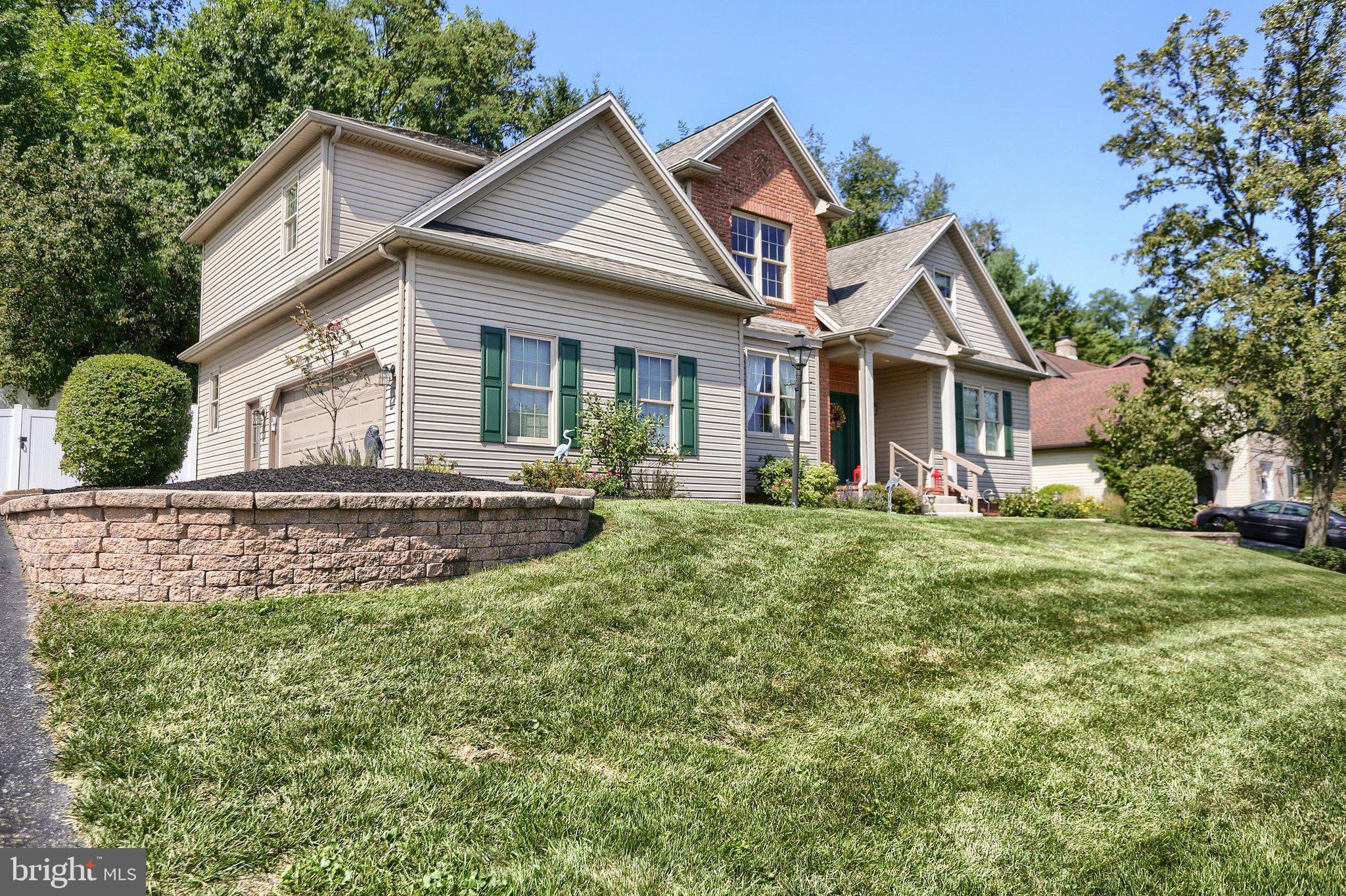 1018 COUNTRY CLUB ROAD