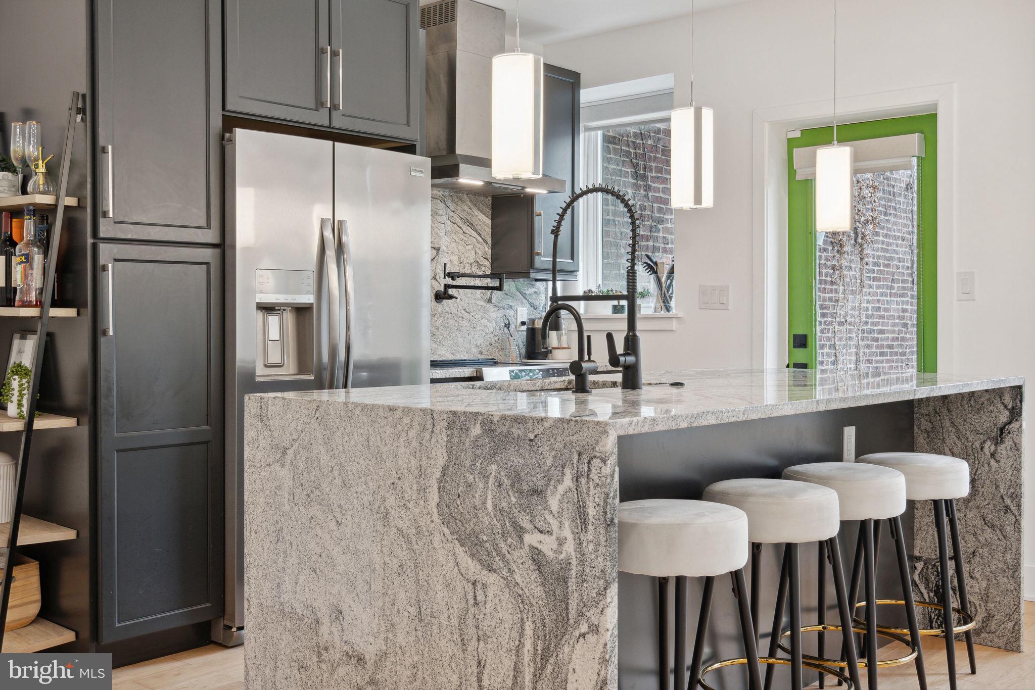 GARDEN COURT - Residential