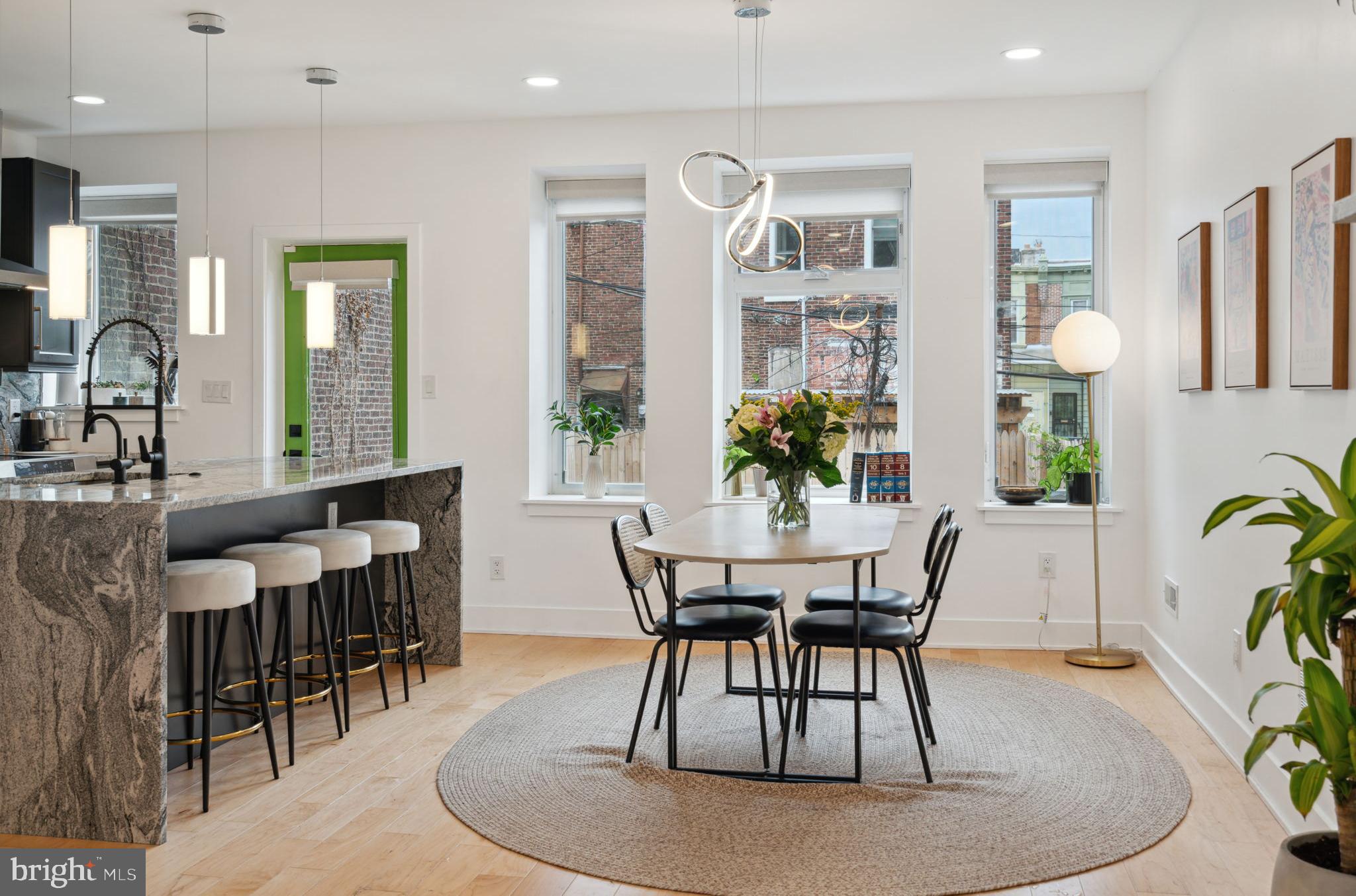 GARDEN COURT - Residential