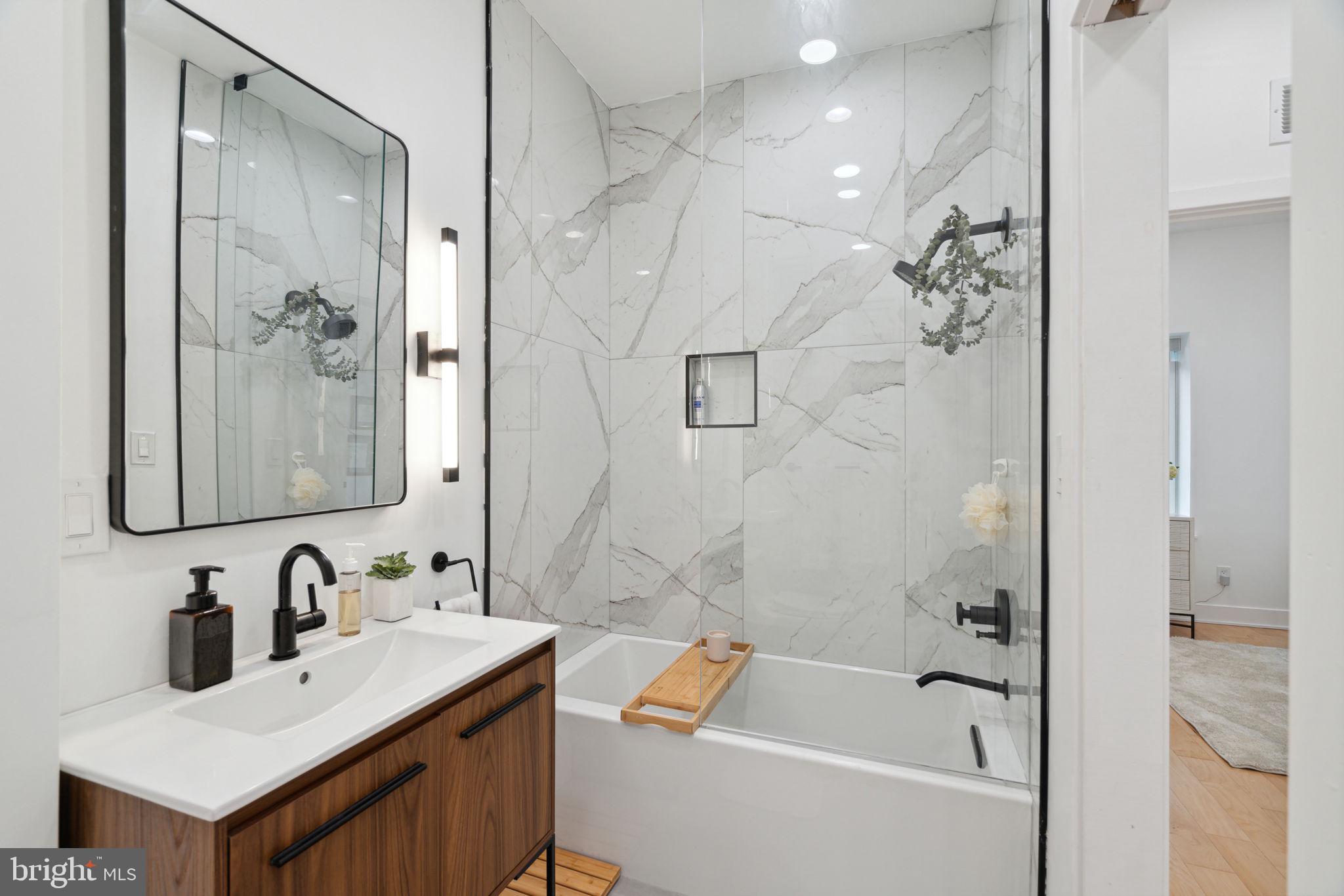 GARDEN COURT - Residential