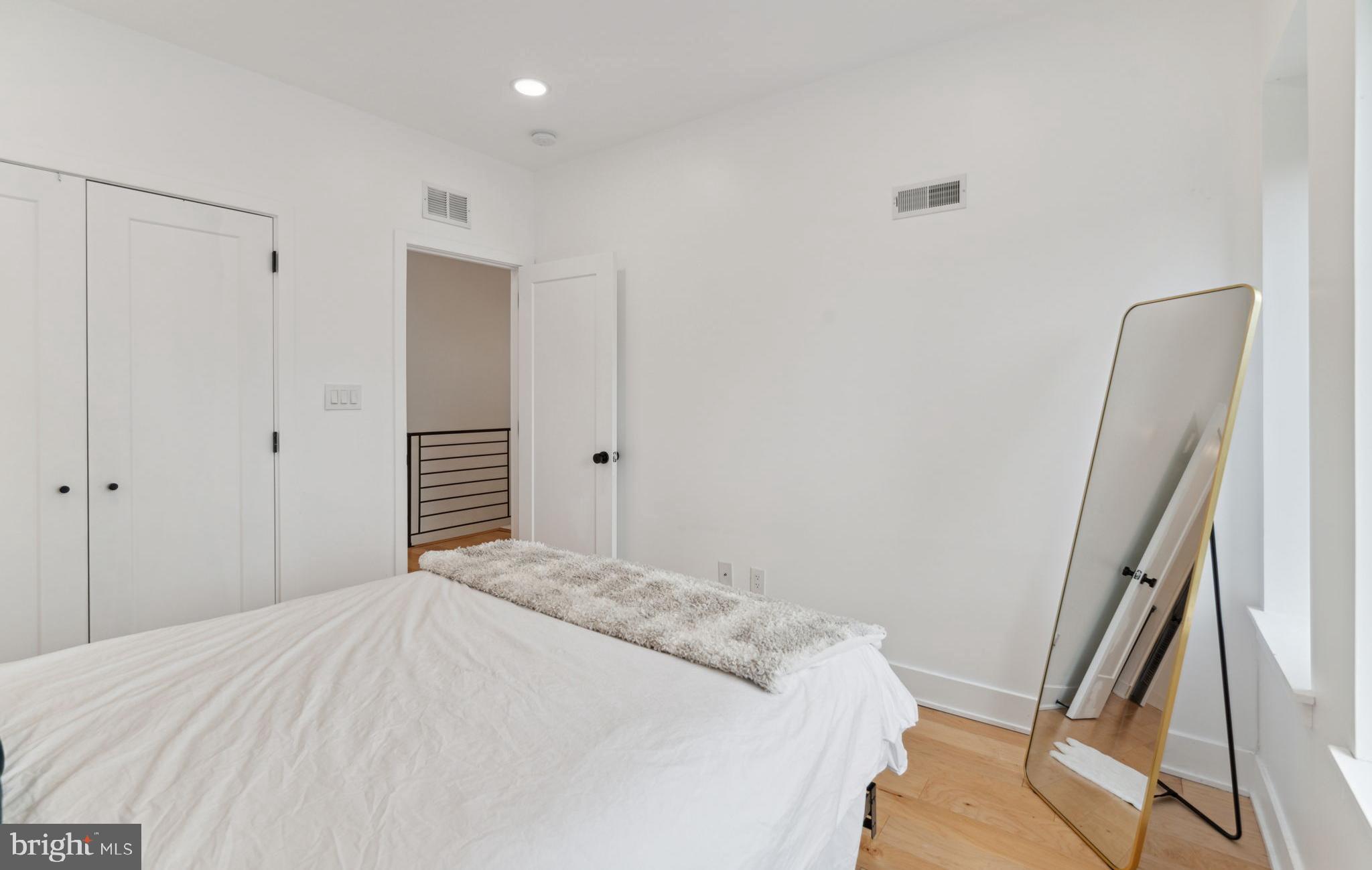 GARDEN COURT - Residential