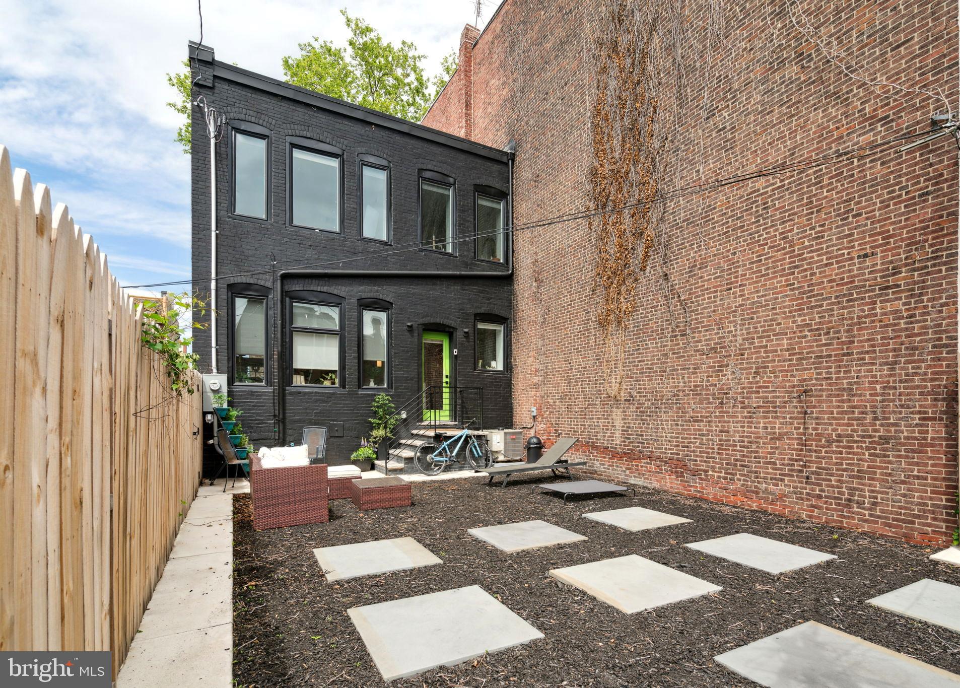 GARDEN COURT - Residential